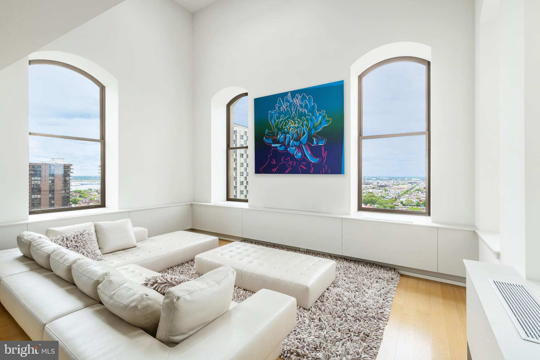 SOCIETY HILL - Residential