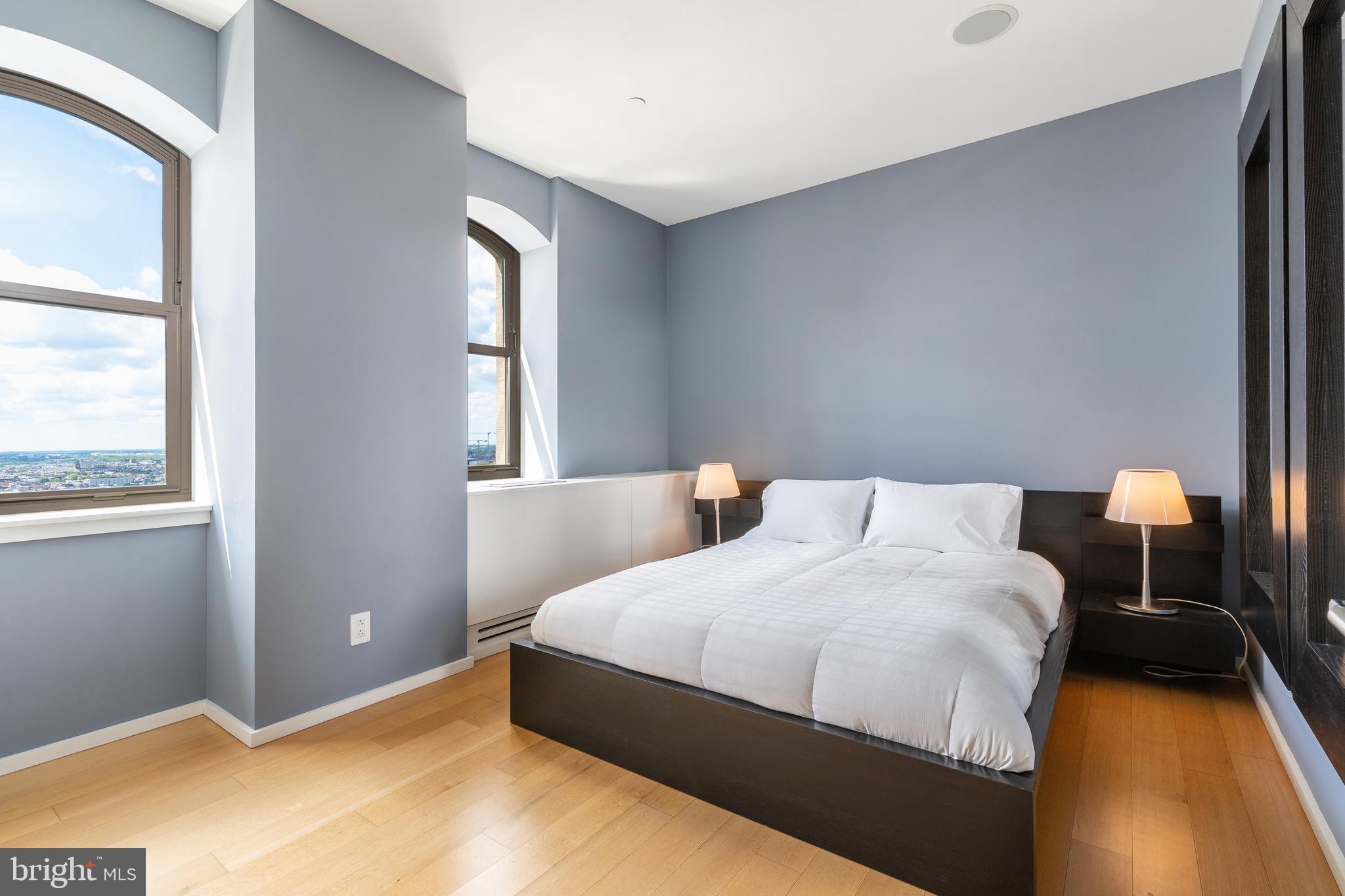 SOCIETY HILL - Residential