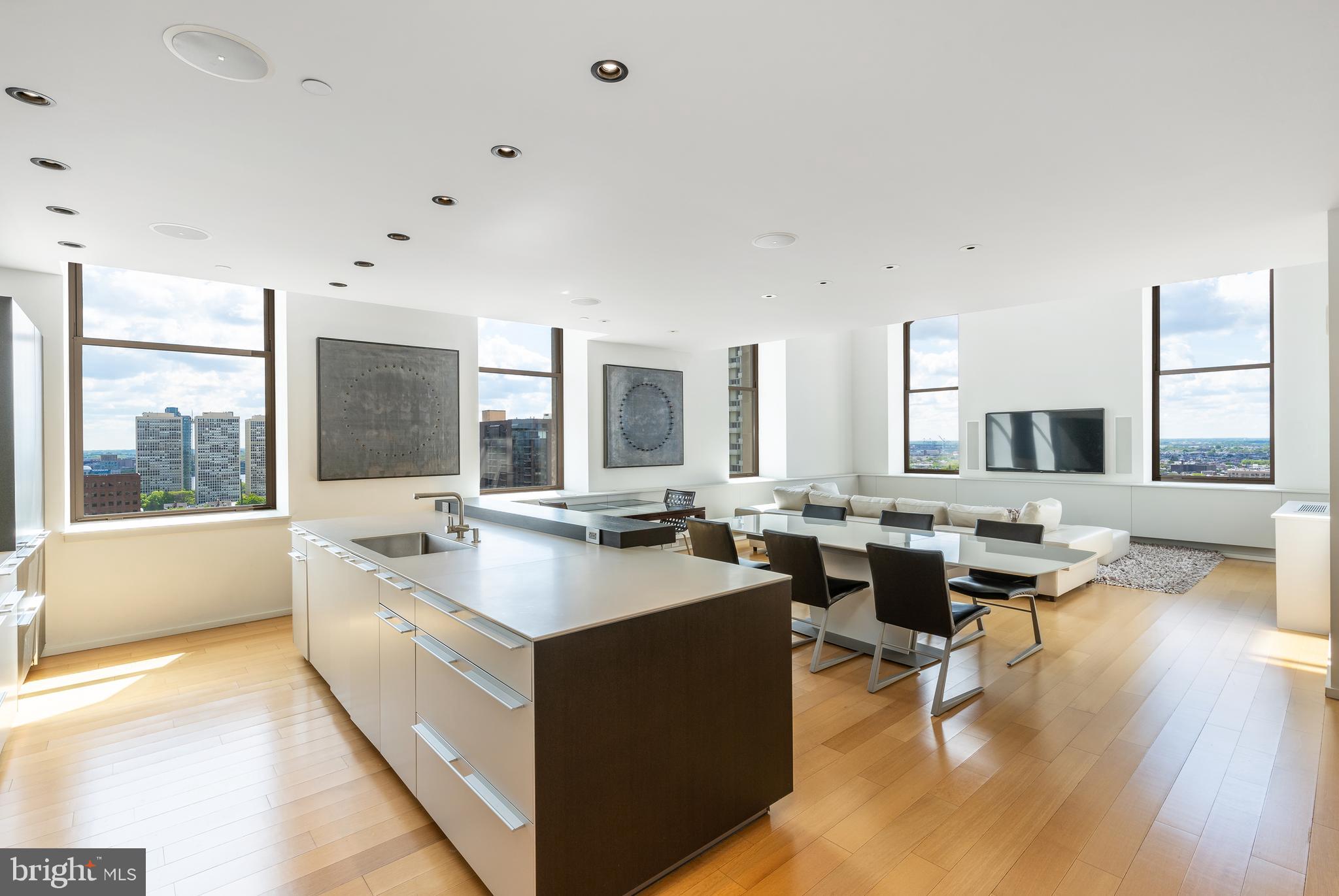 SOCIETY HILL - Residential