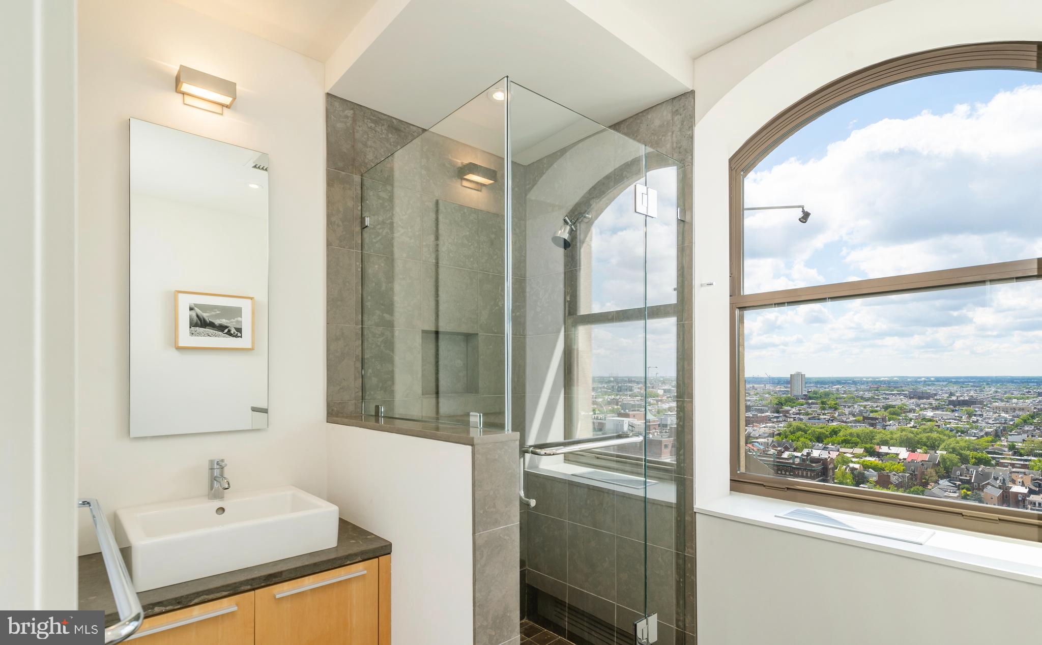 SOCIETY HILL - Residential