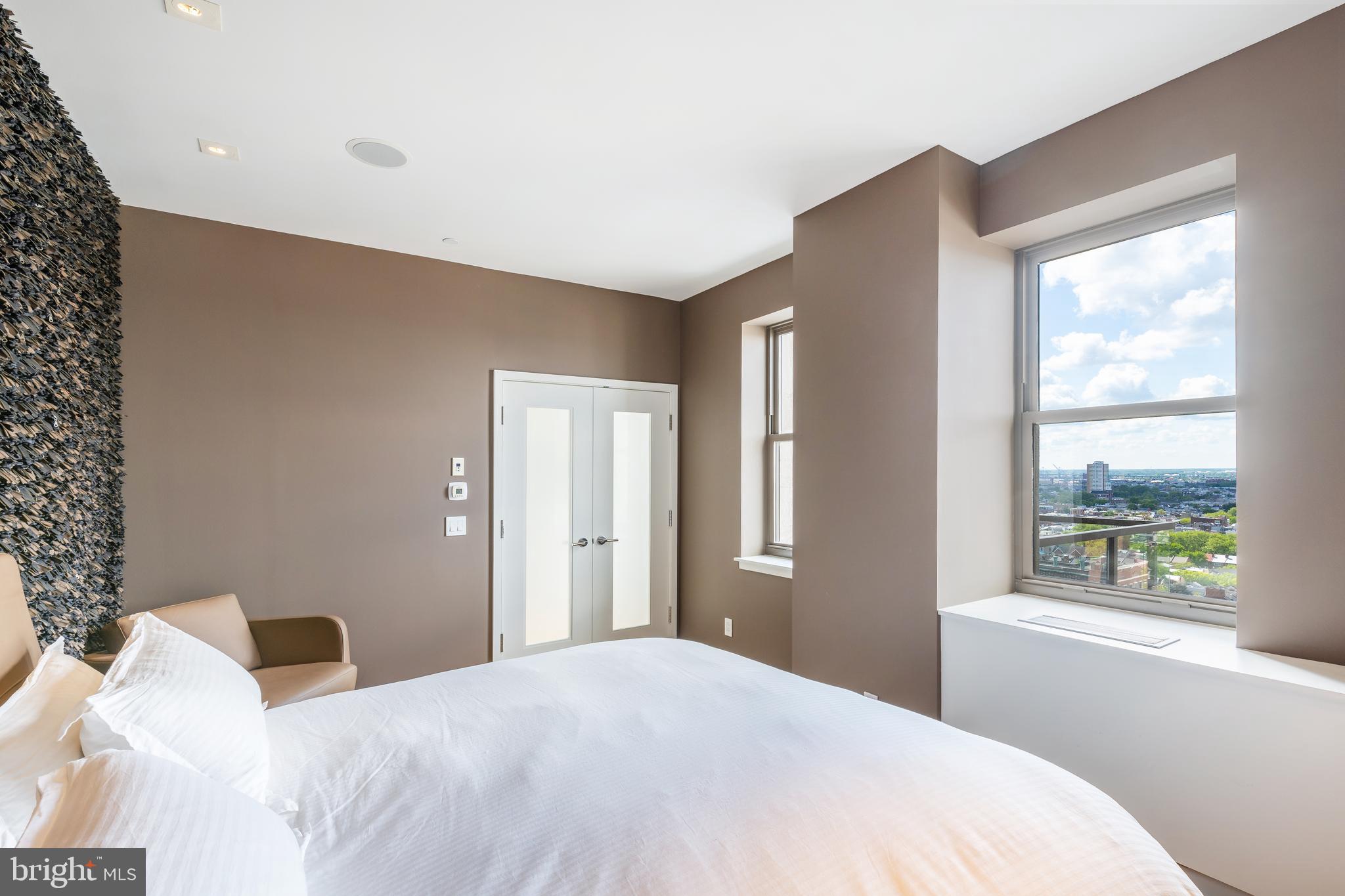 SOCIETY HILL - Residential