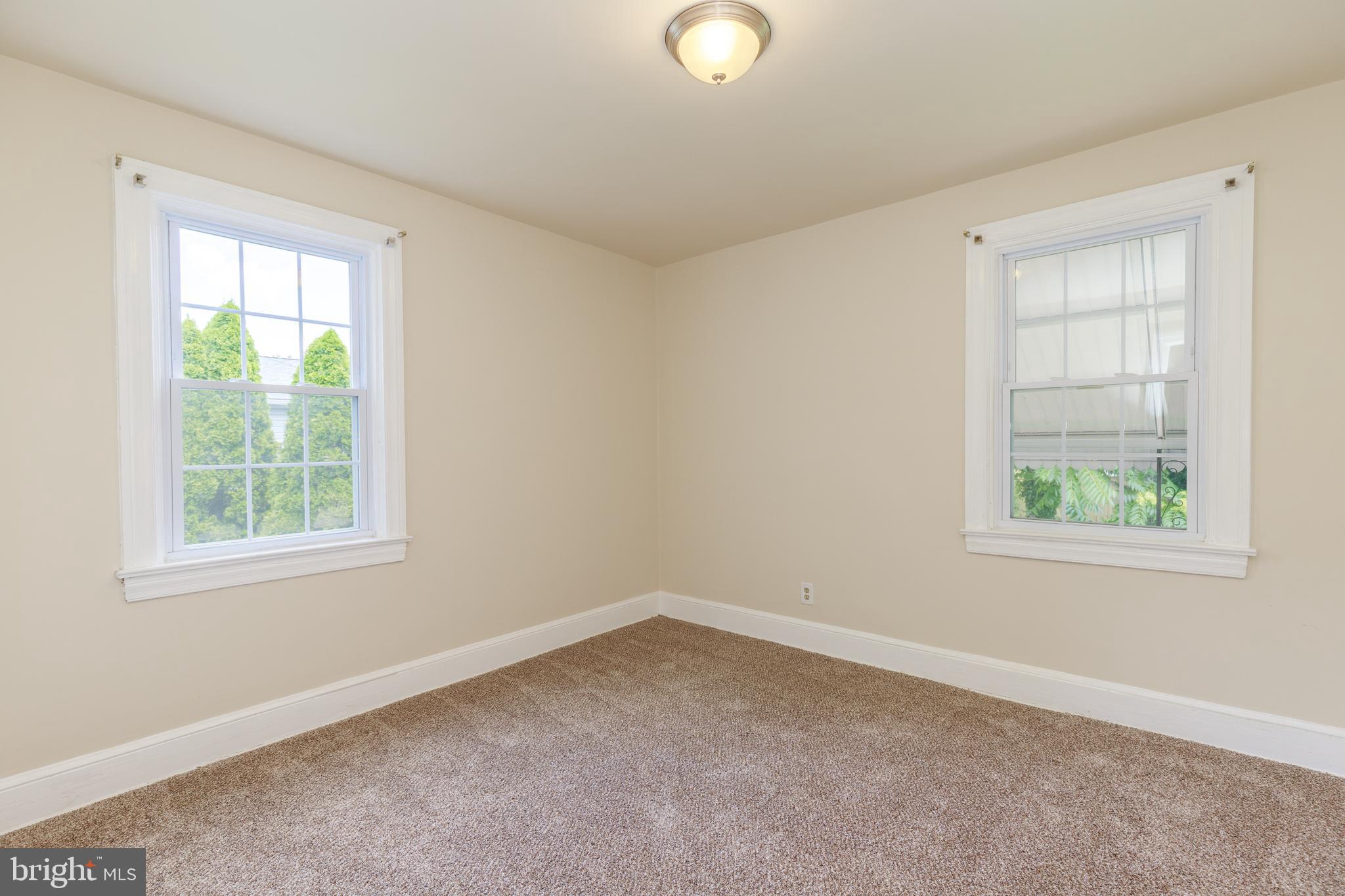 LYNCH POINT - Residential