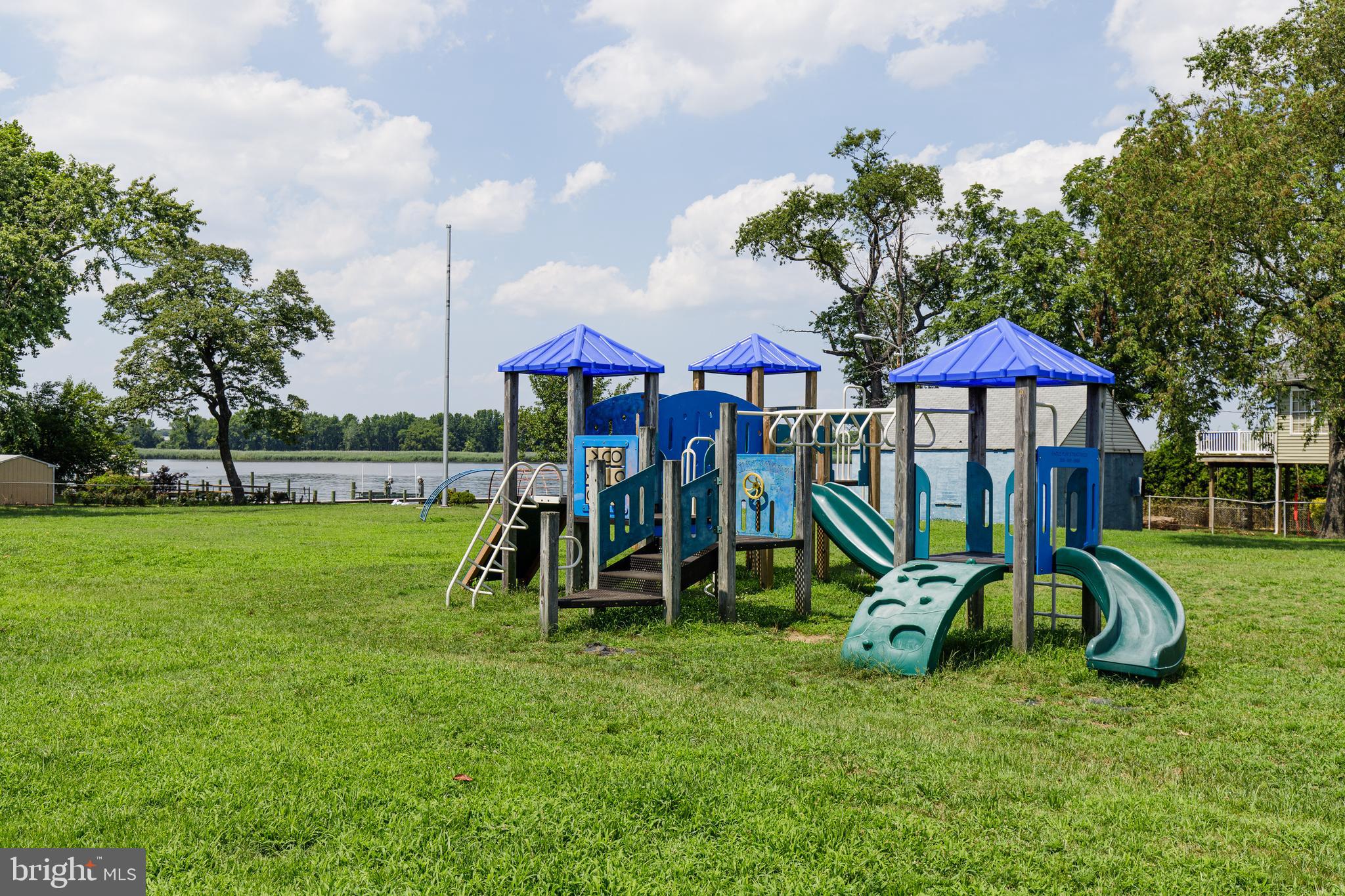 LYNCH POINT - Residential