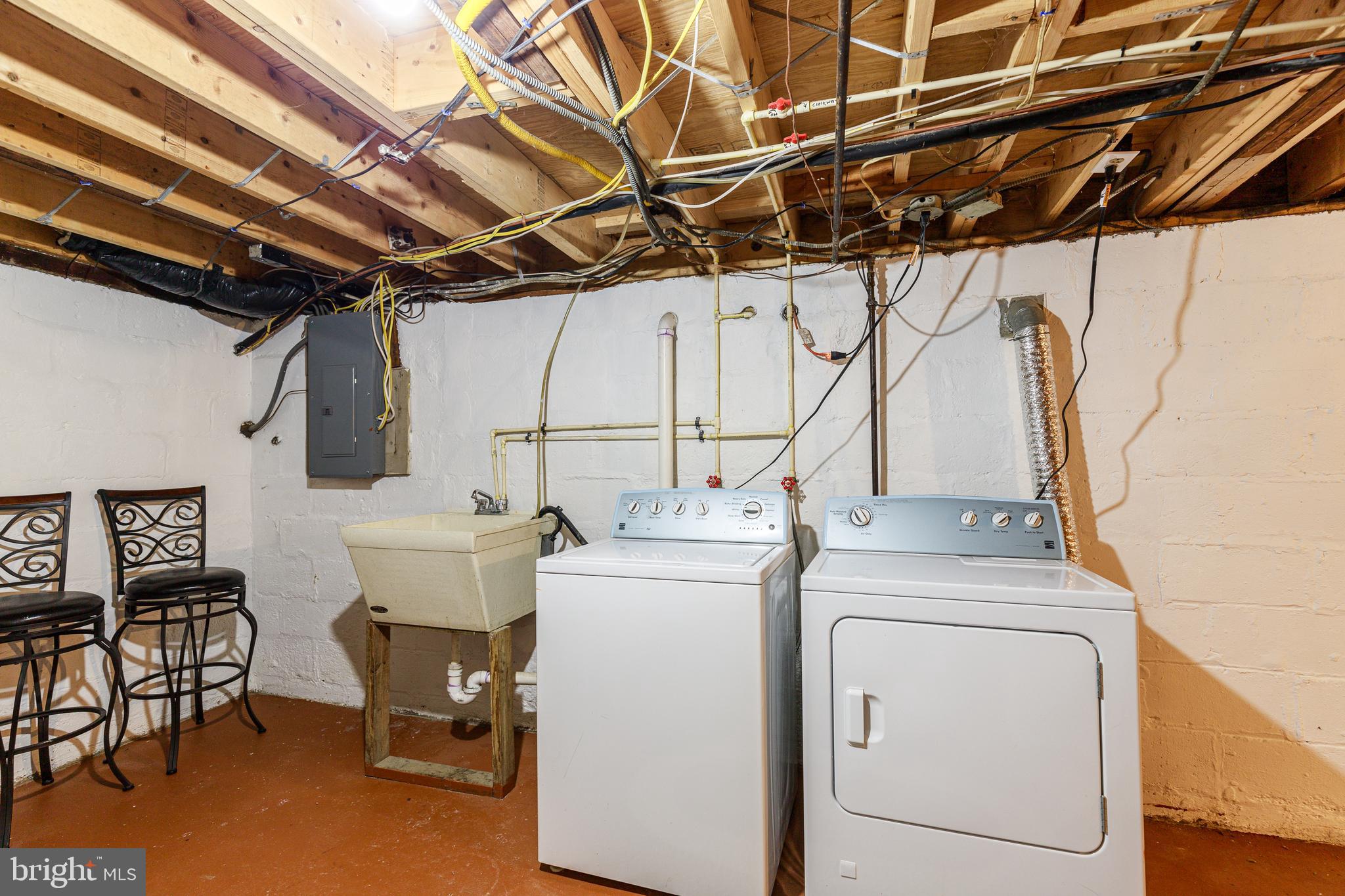 LYNCH POINT - Residential