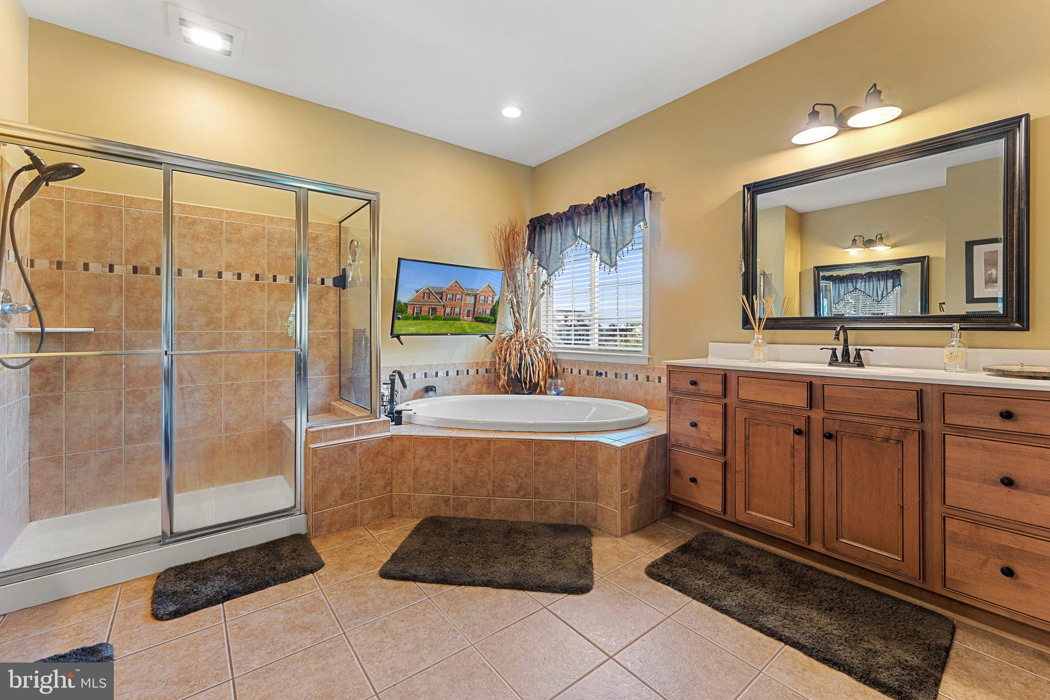 MADISON GROVE - Residential