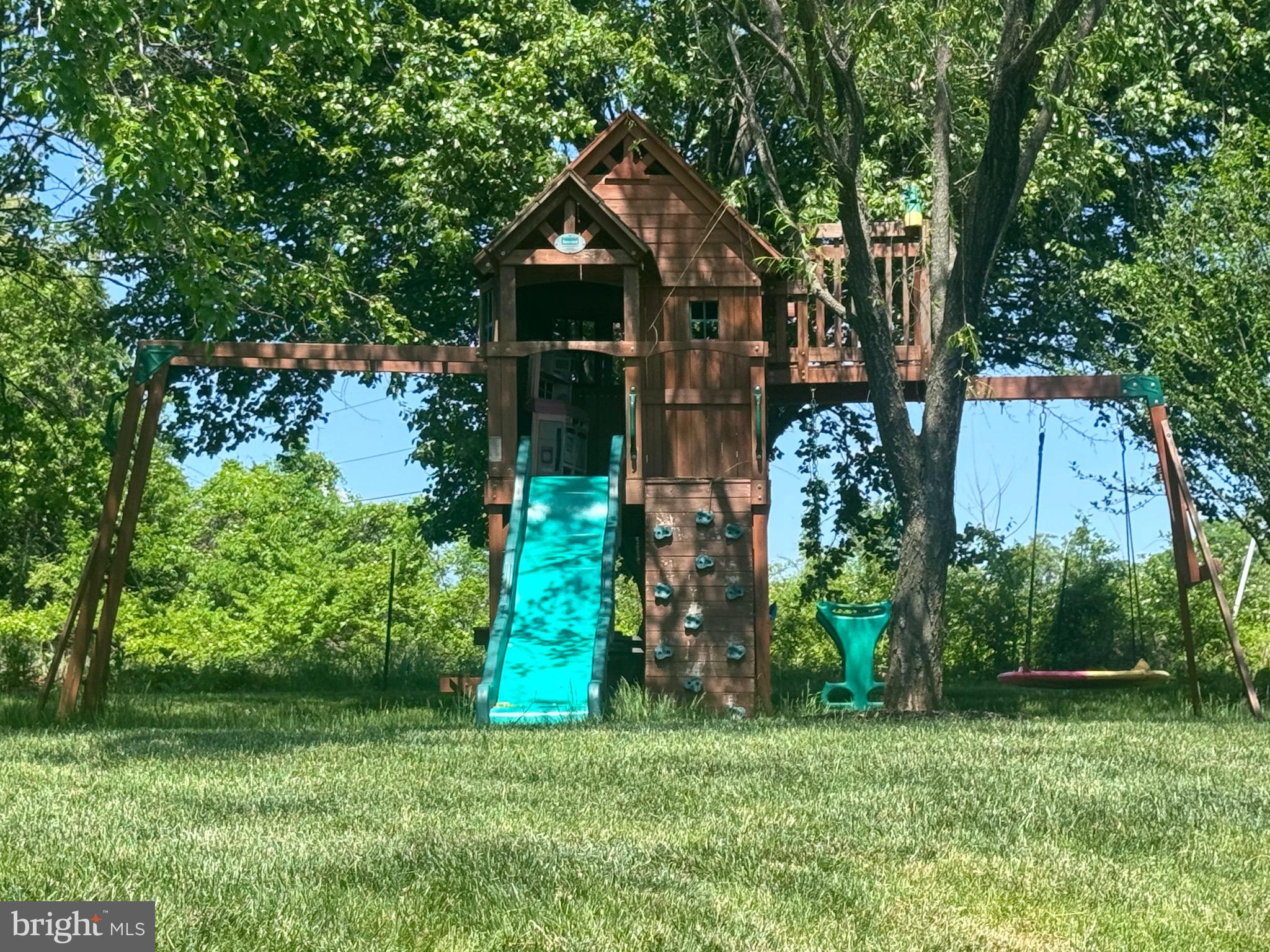 MADISON GROVE - Residential