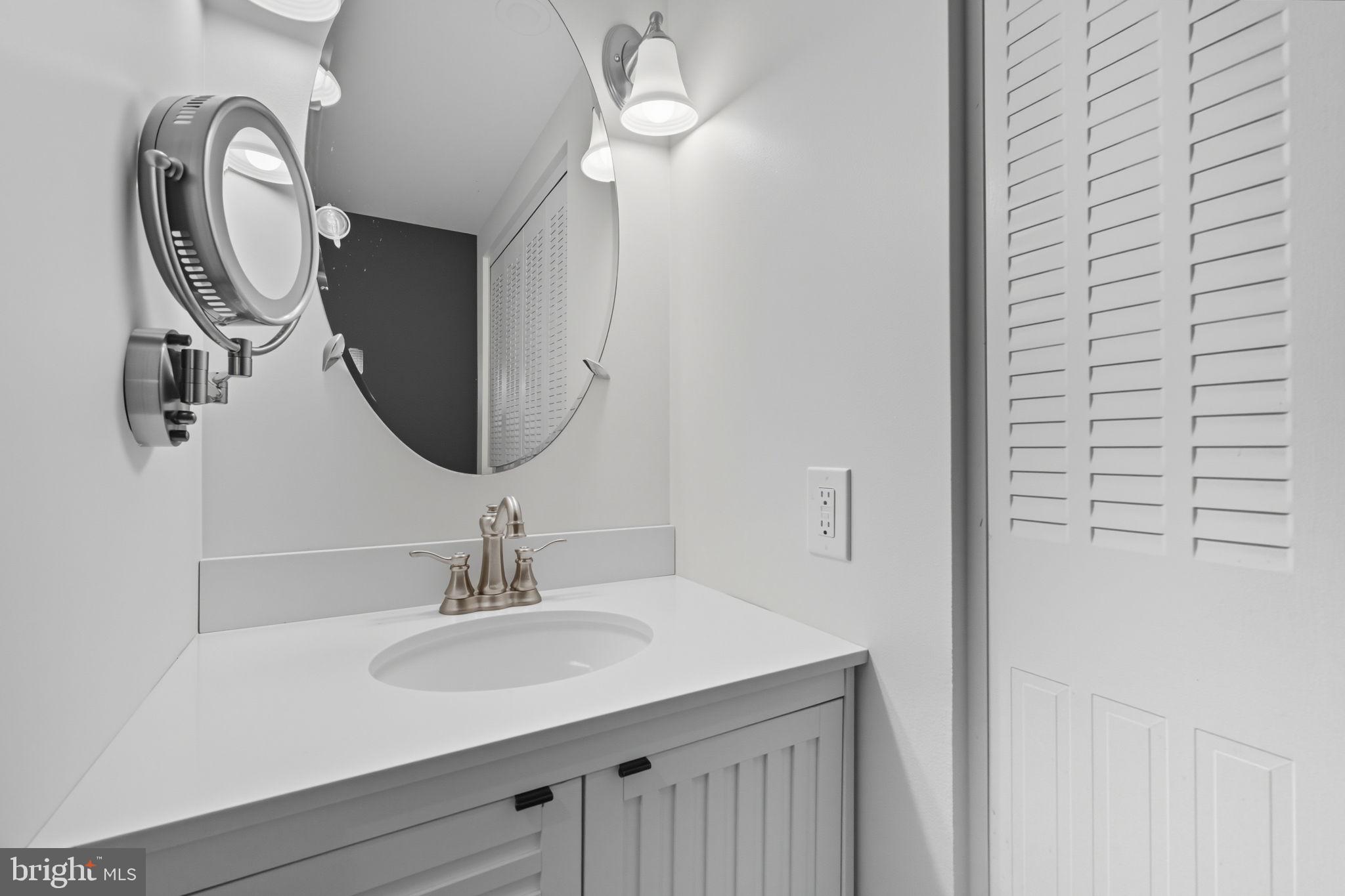 KEENE MILL WOODS - Residential Lease