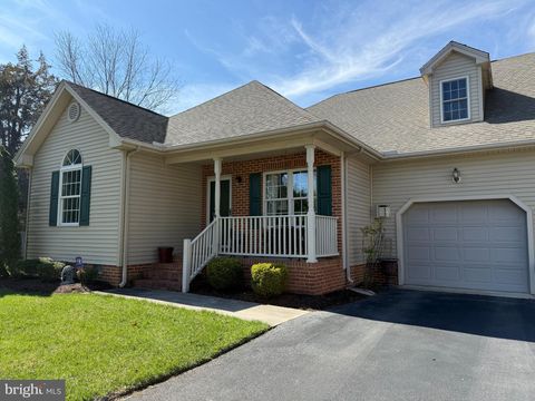 Townhouse For Sale - 30416 Plantation Drive<br/> PRINCESS ANNE, MD 21853