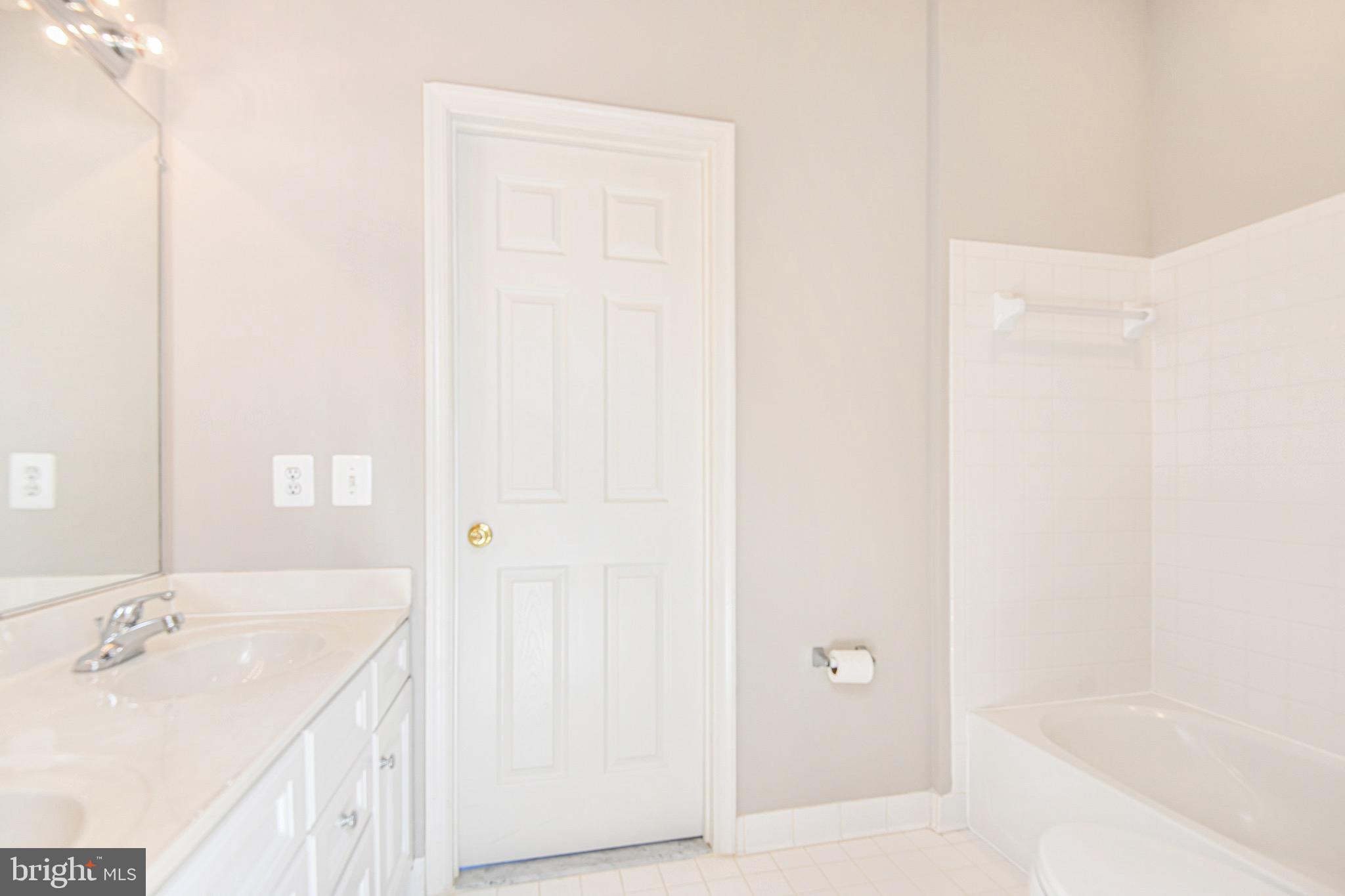 BROAD RUN OAKS - Residential