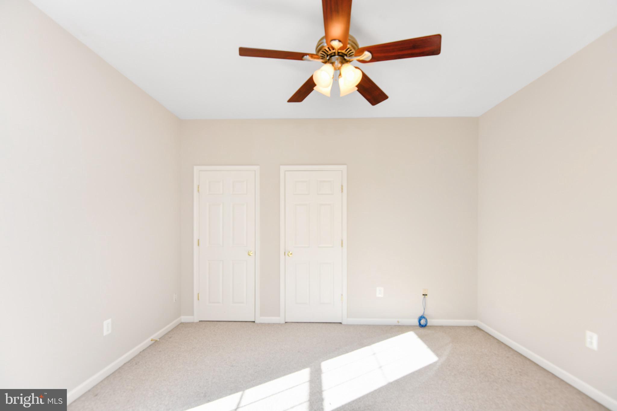 BROAD RUN OAKS - Residential