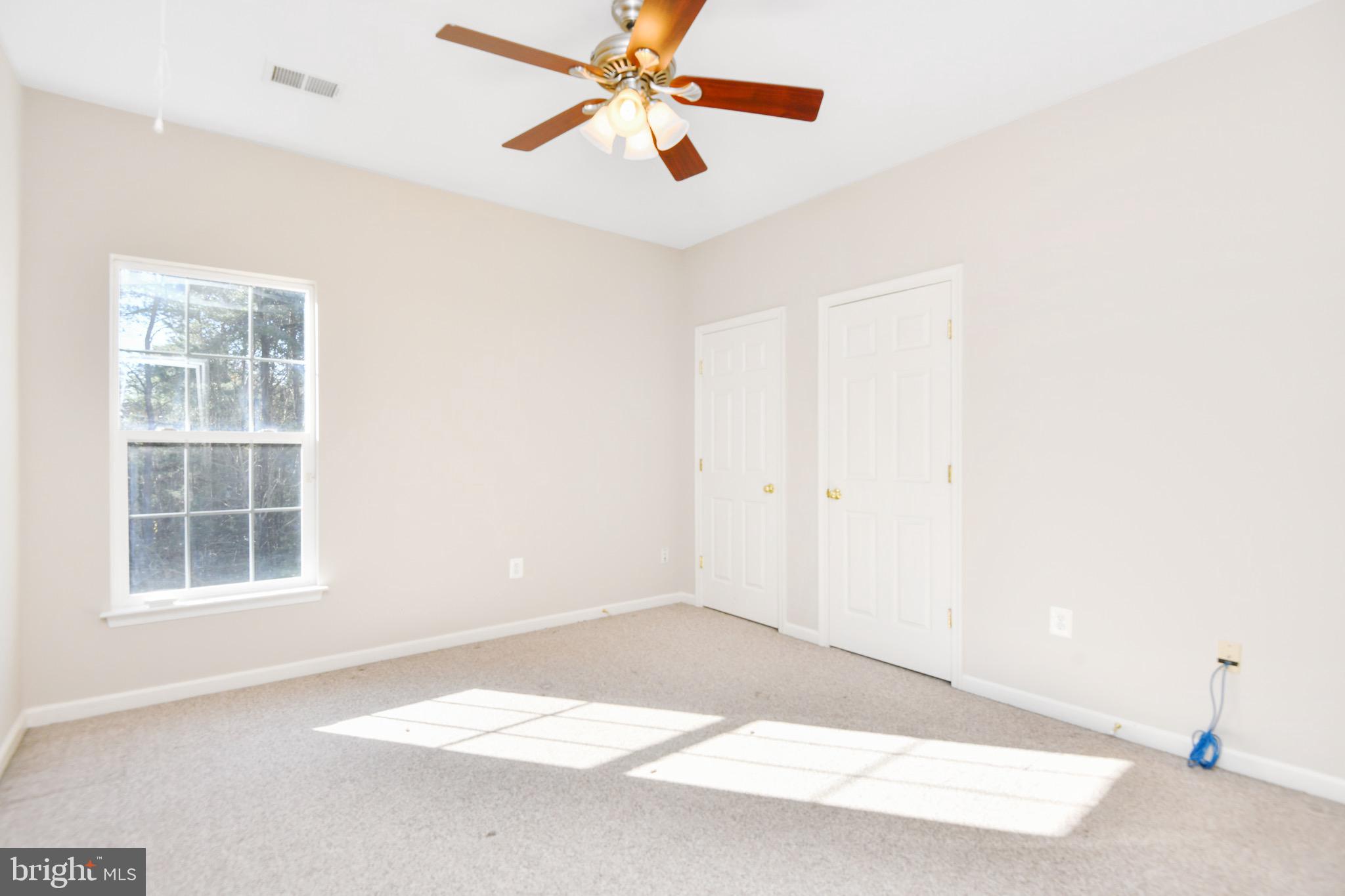 BROAD RUN OAKS - Residential