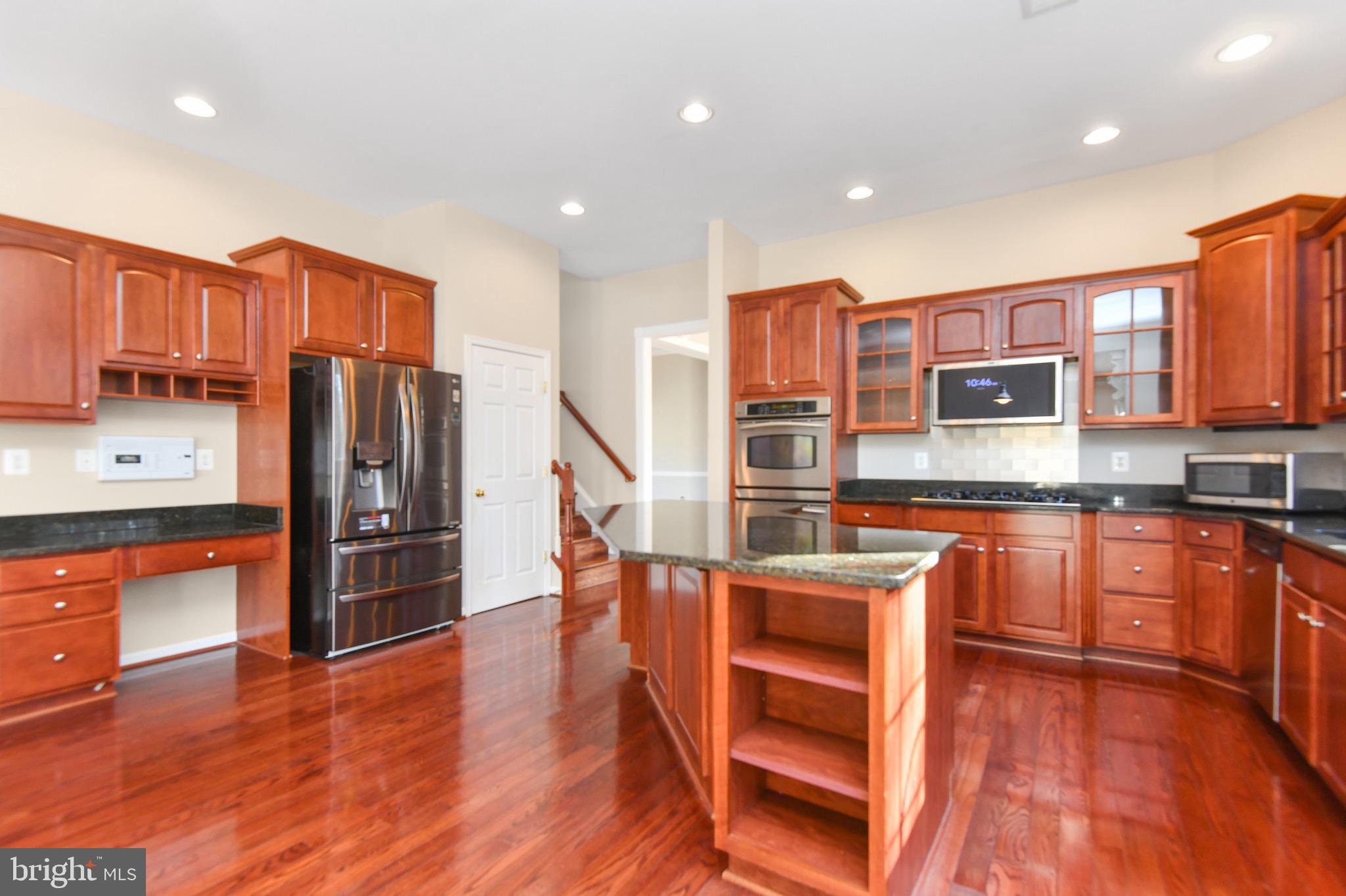 BROAD RUN OAKS - Residential