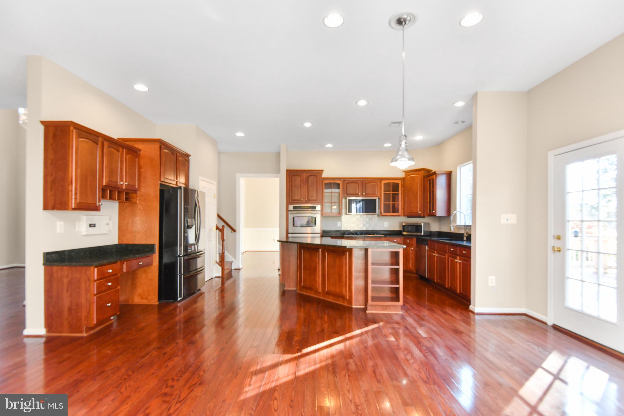 BROAD RUN OAKS - Residential