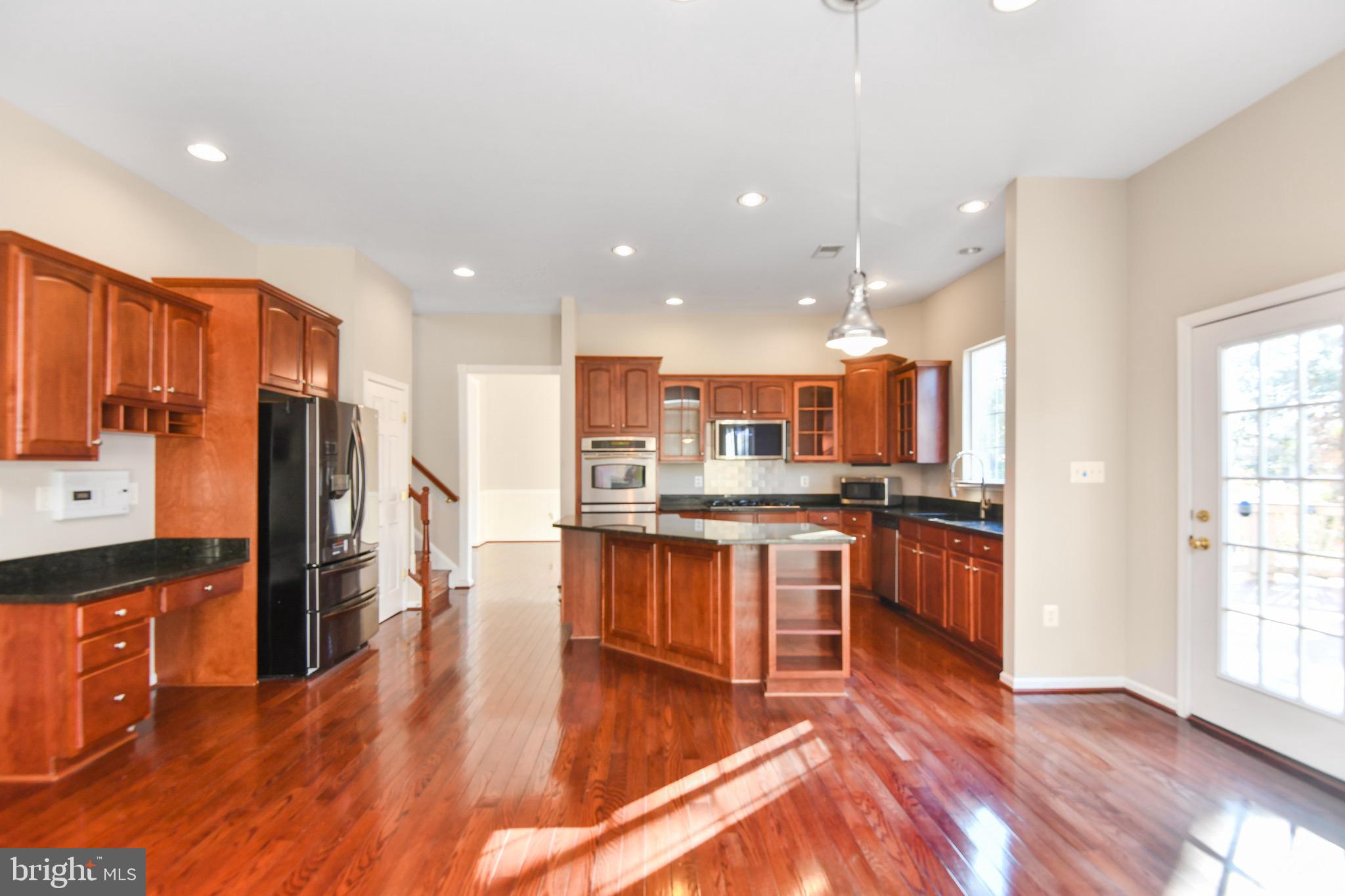 BROAD RUN OAKS - Residential