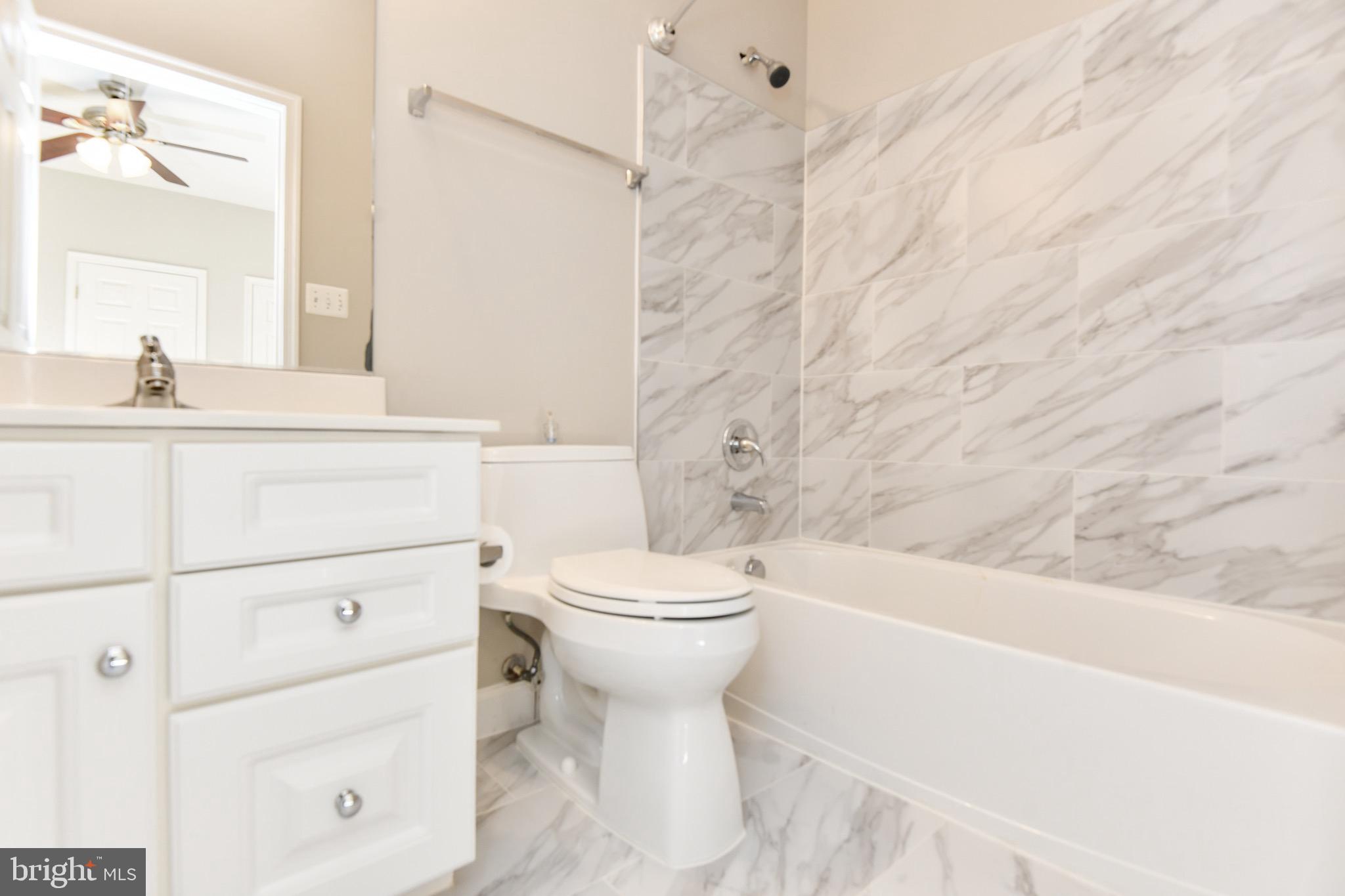 BROAD RUN OAKS - Residential