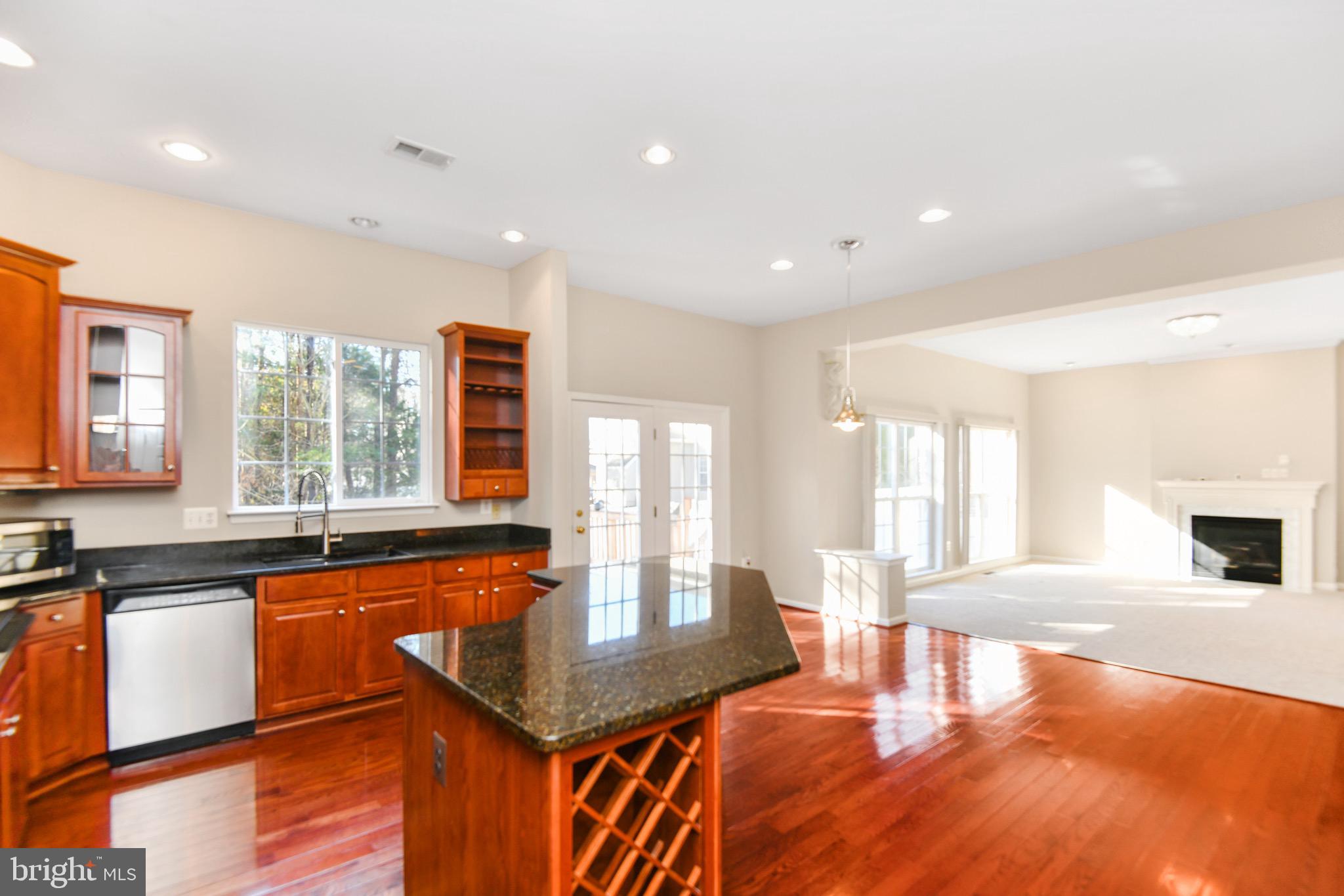 BROAD RUN OAKS - Residential