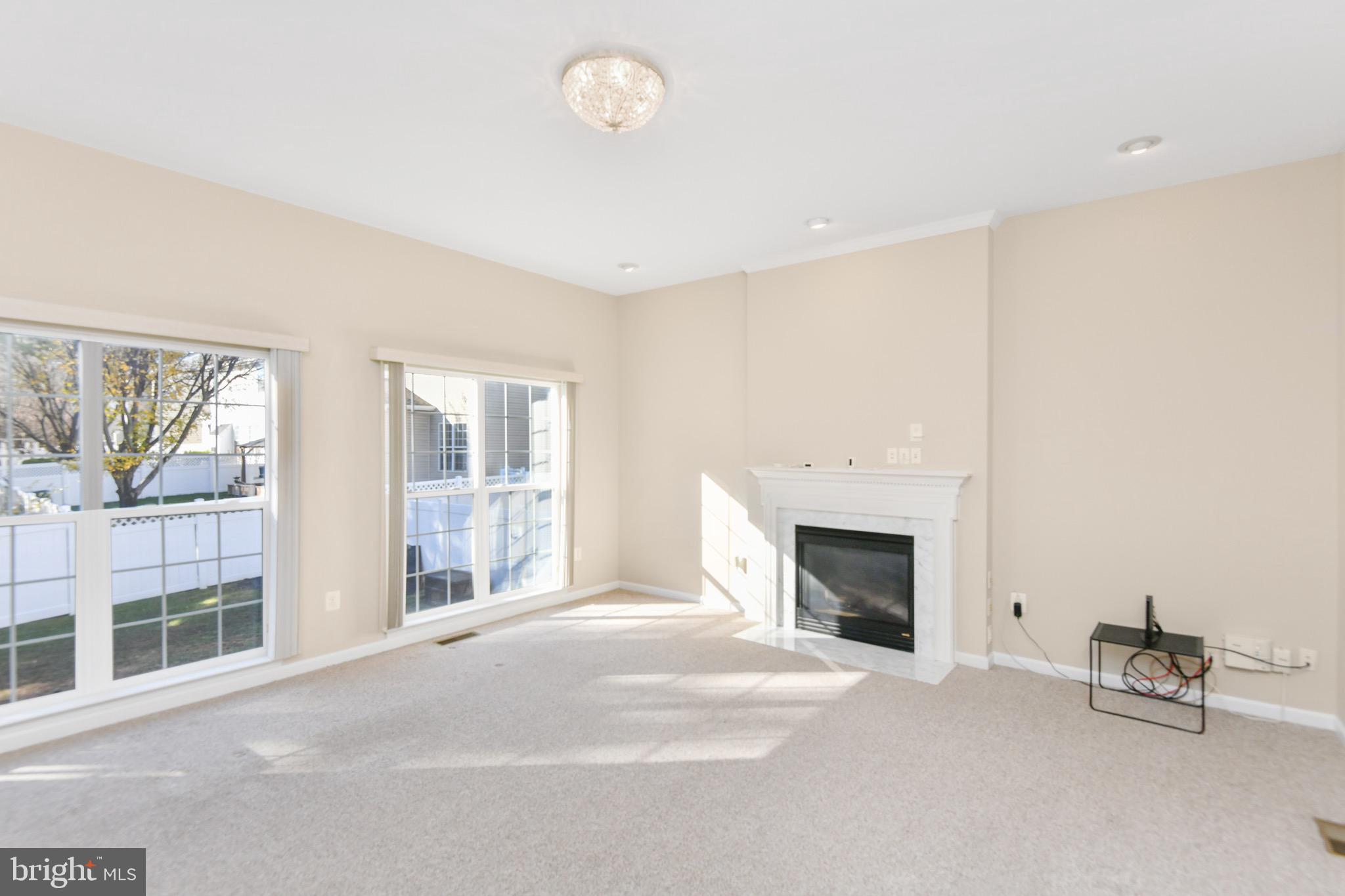 BROAD RUN OAKS - Residential