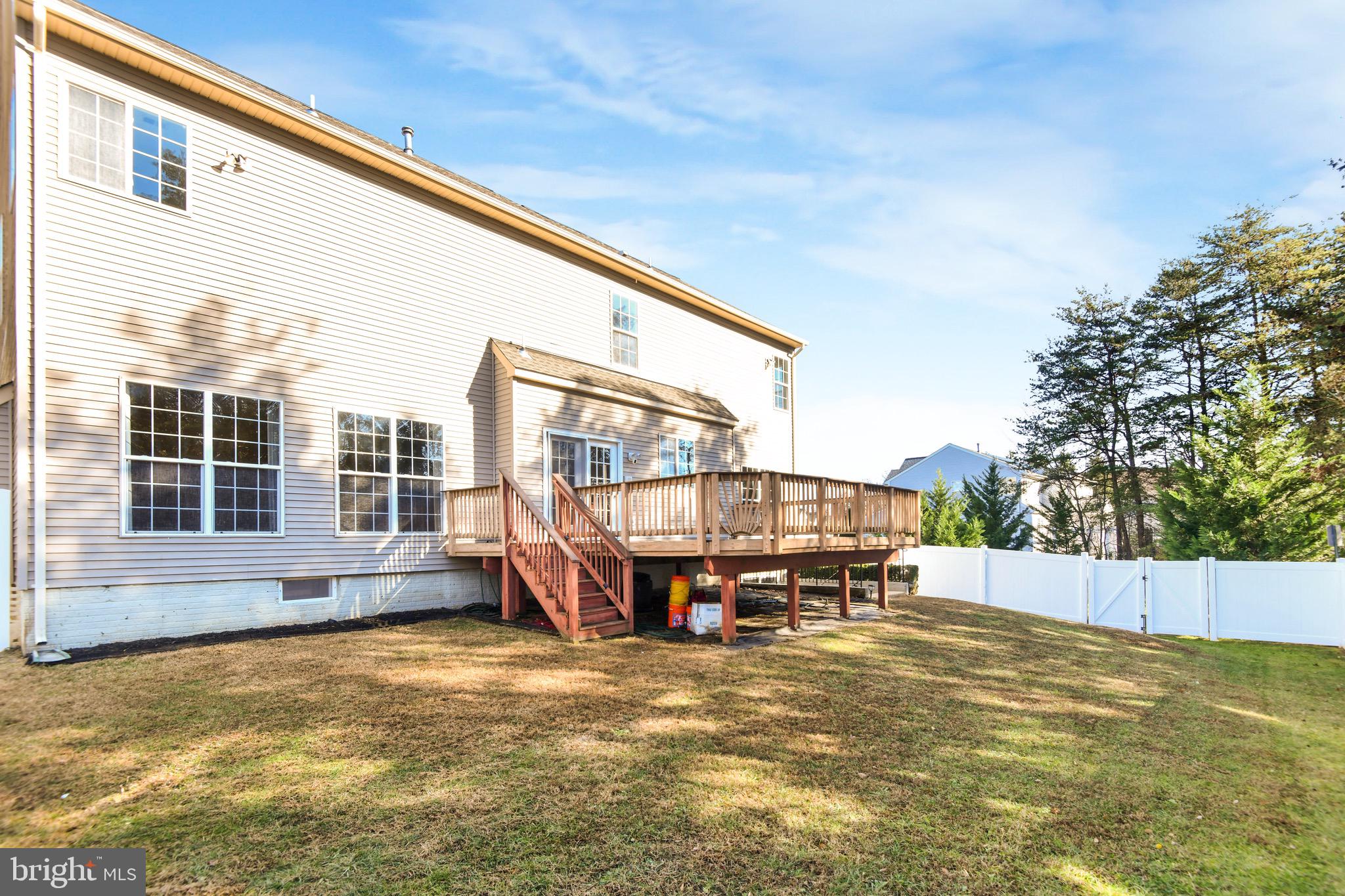 BROAD RUN OAKS - Residential