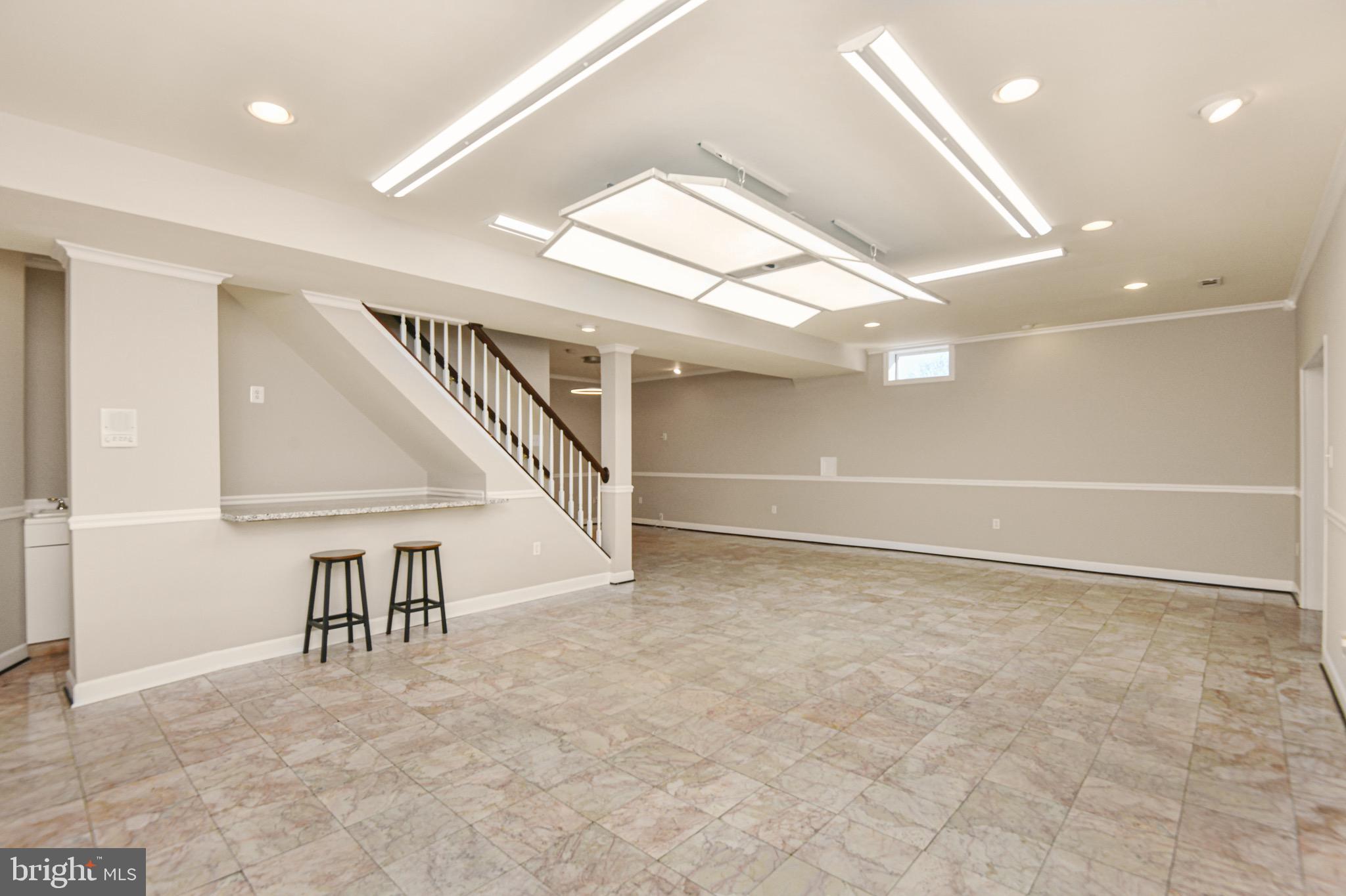 BROAD RUN OAKS - Residential