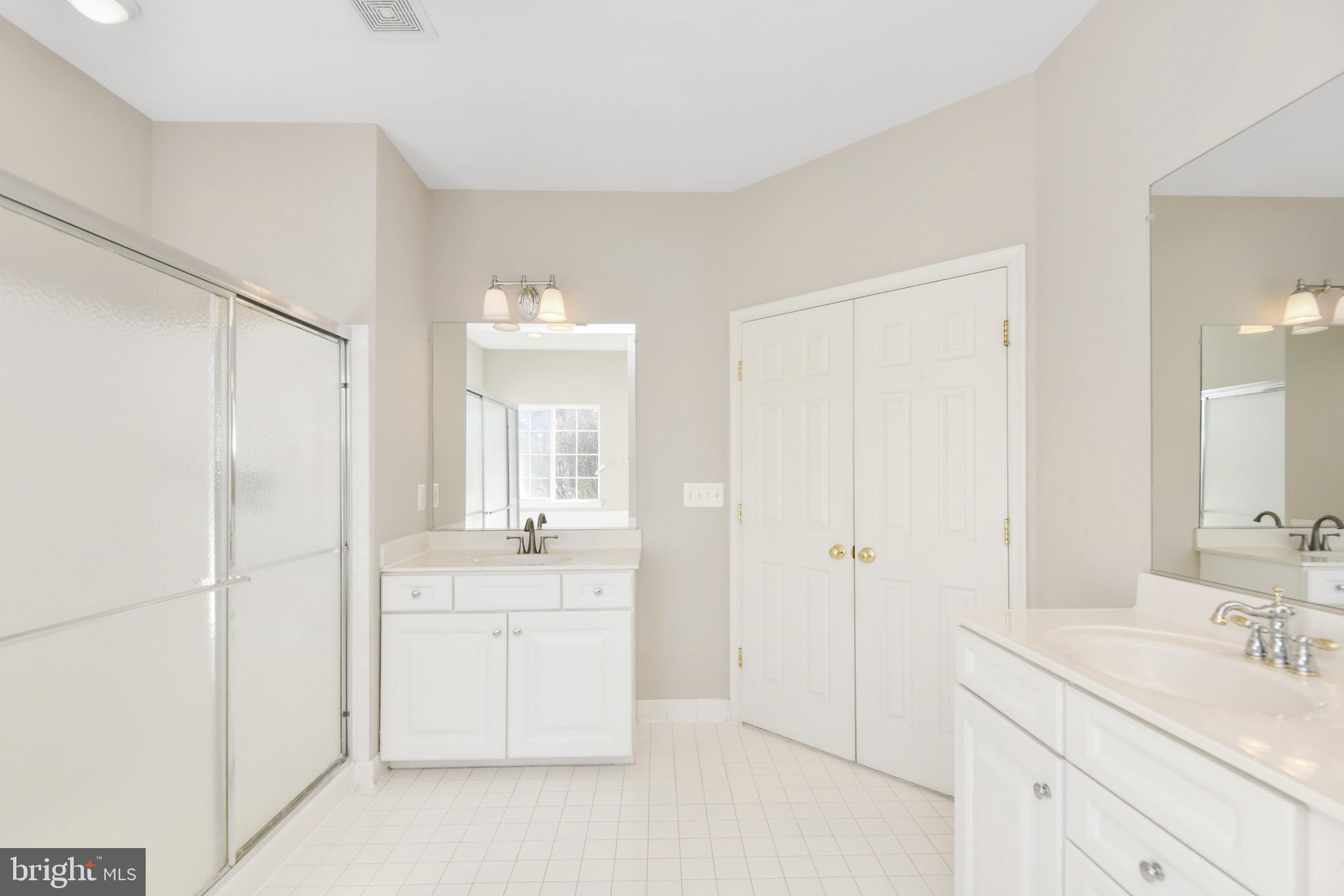 BROAD RUN OAKS - Residential