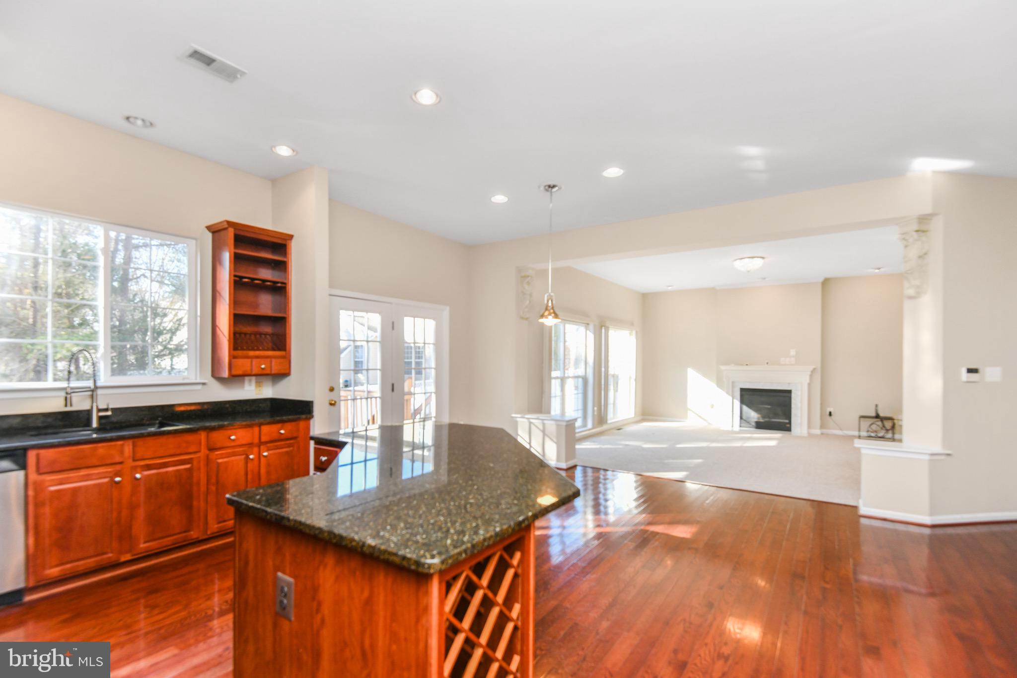 BROAD RUN OAKS - Residential