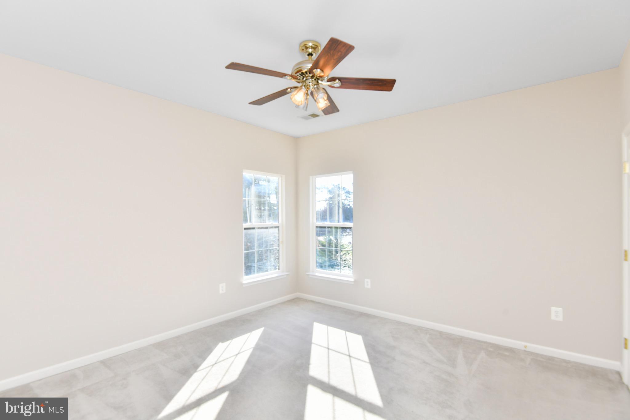 BROAD RUN OAKS - Residential