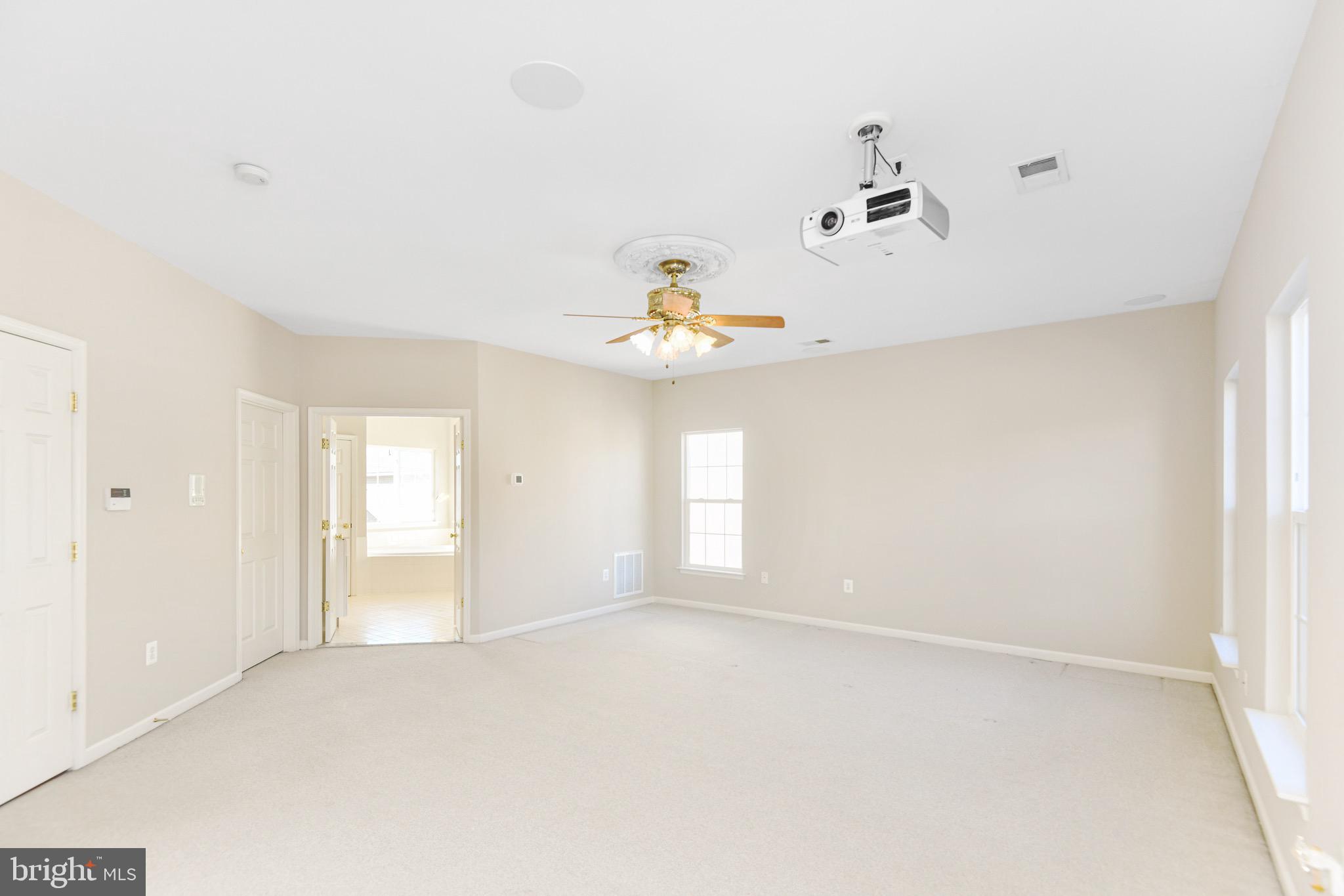 BROAD RUN OAKS - Residential