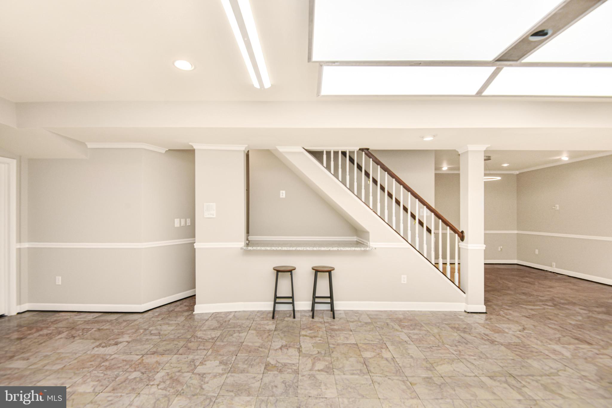 BROAD RUN OAKS - Residential