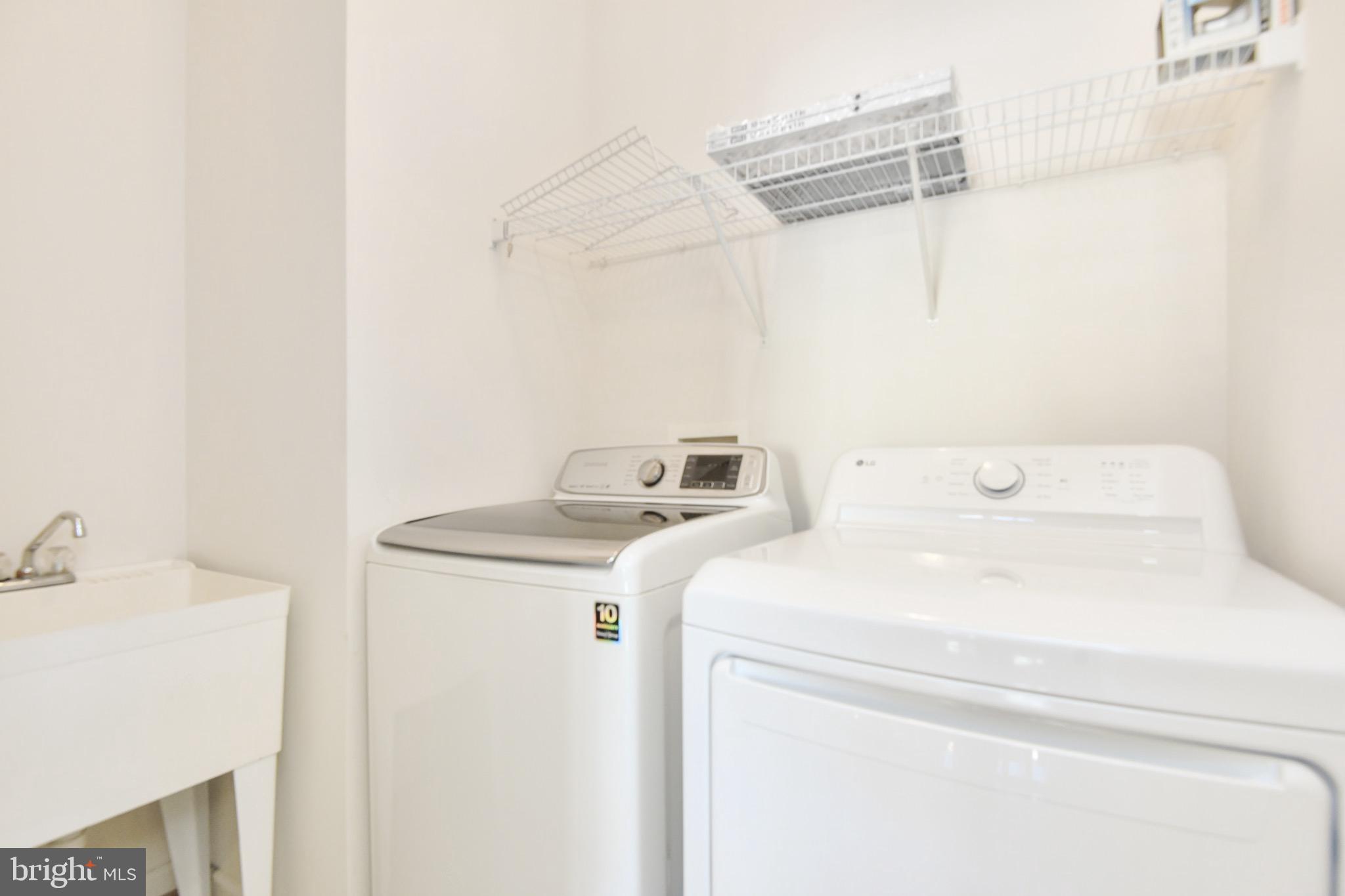 BROAD RUN OAKS - Residential