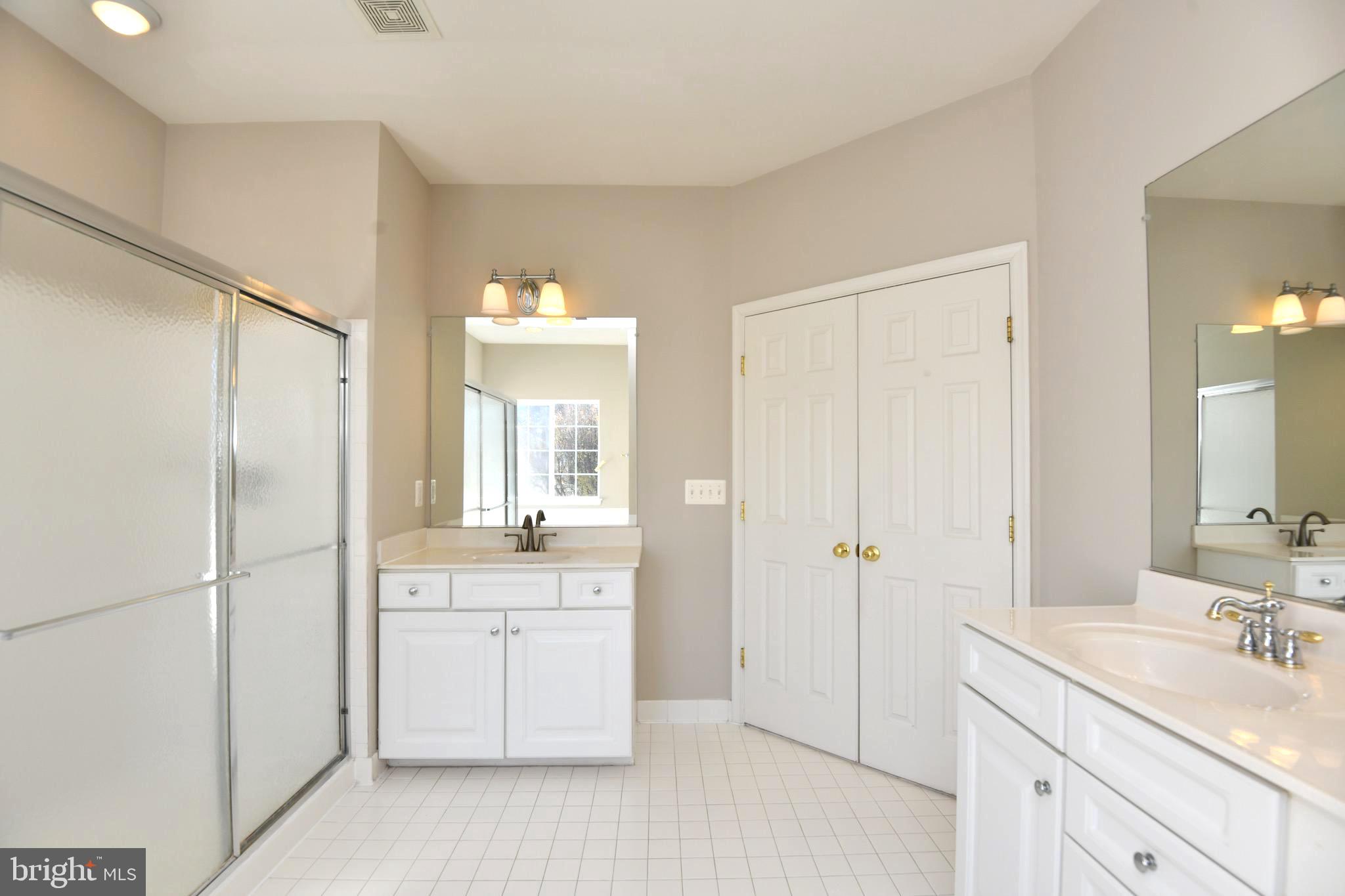 BROAD RUN OAKS - Residential