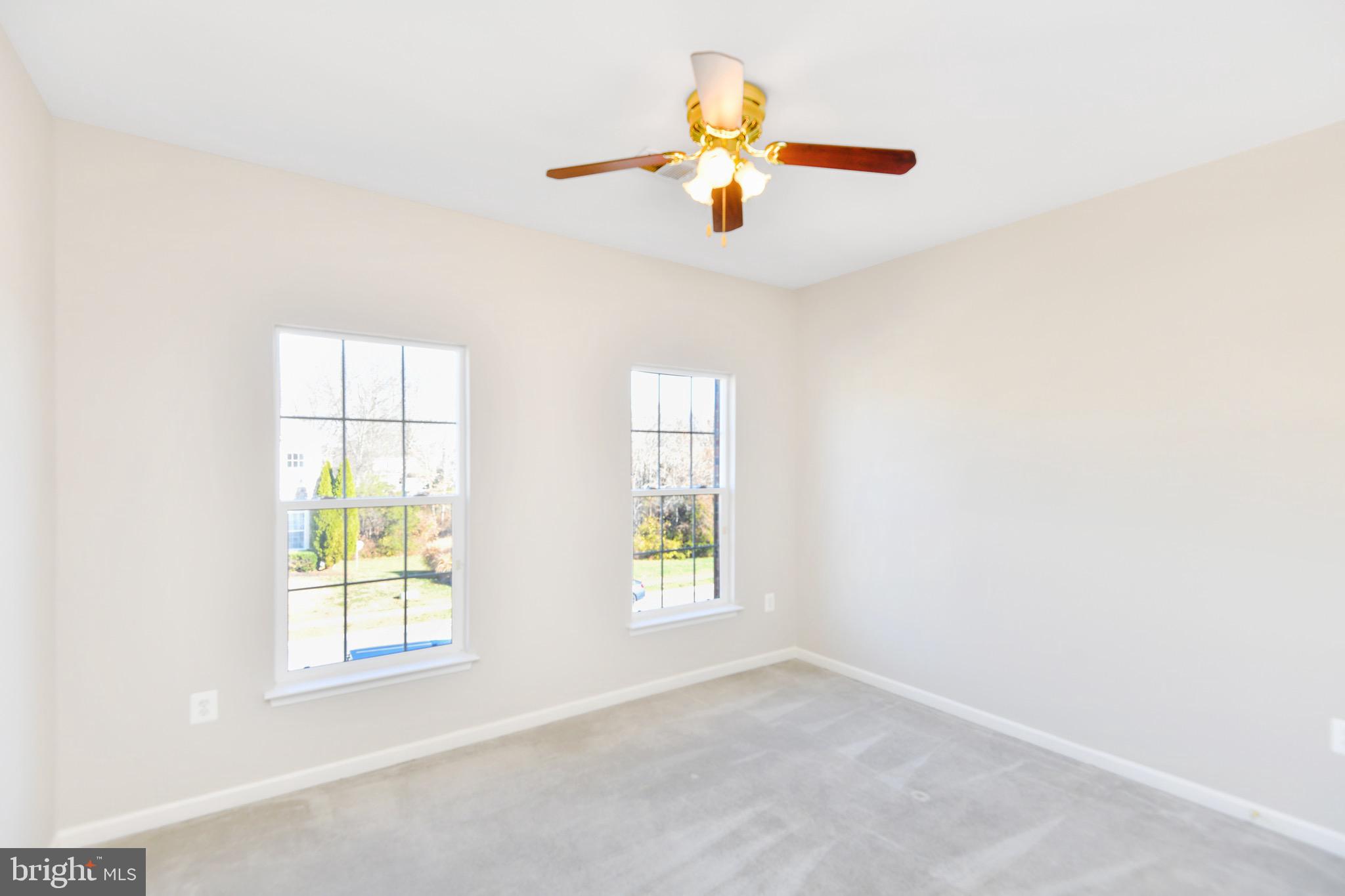 BROAD RUN OAKS - Residential