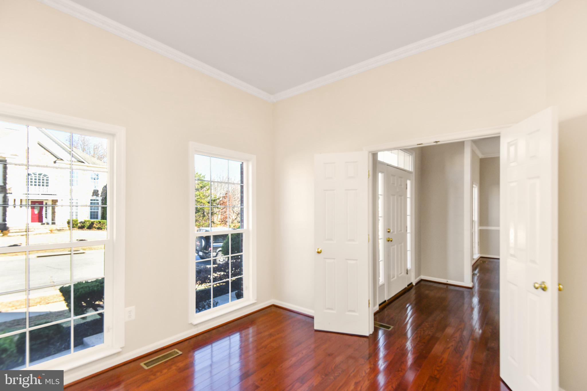 BROAD RUN OAKS - Residential