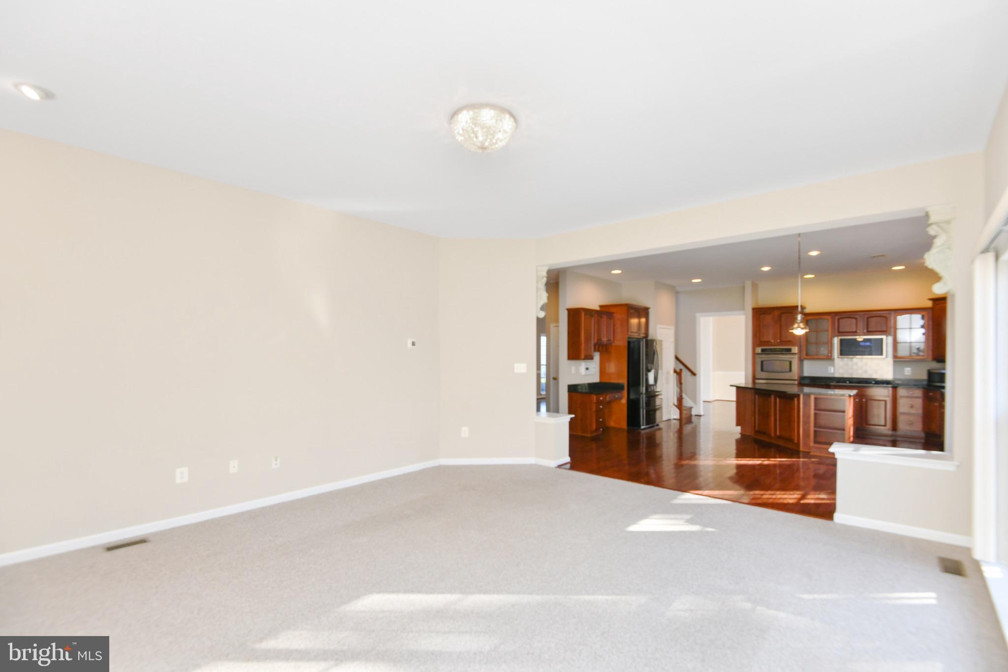 BROAD RUN OAKS - Residential