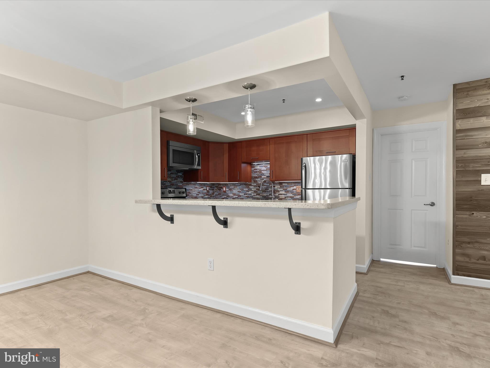 BRENTWOOD CONDO - Residential