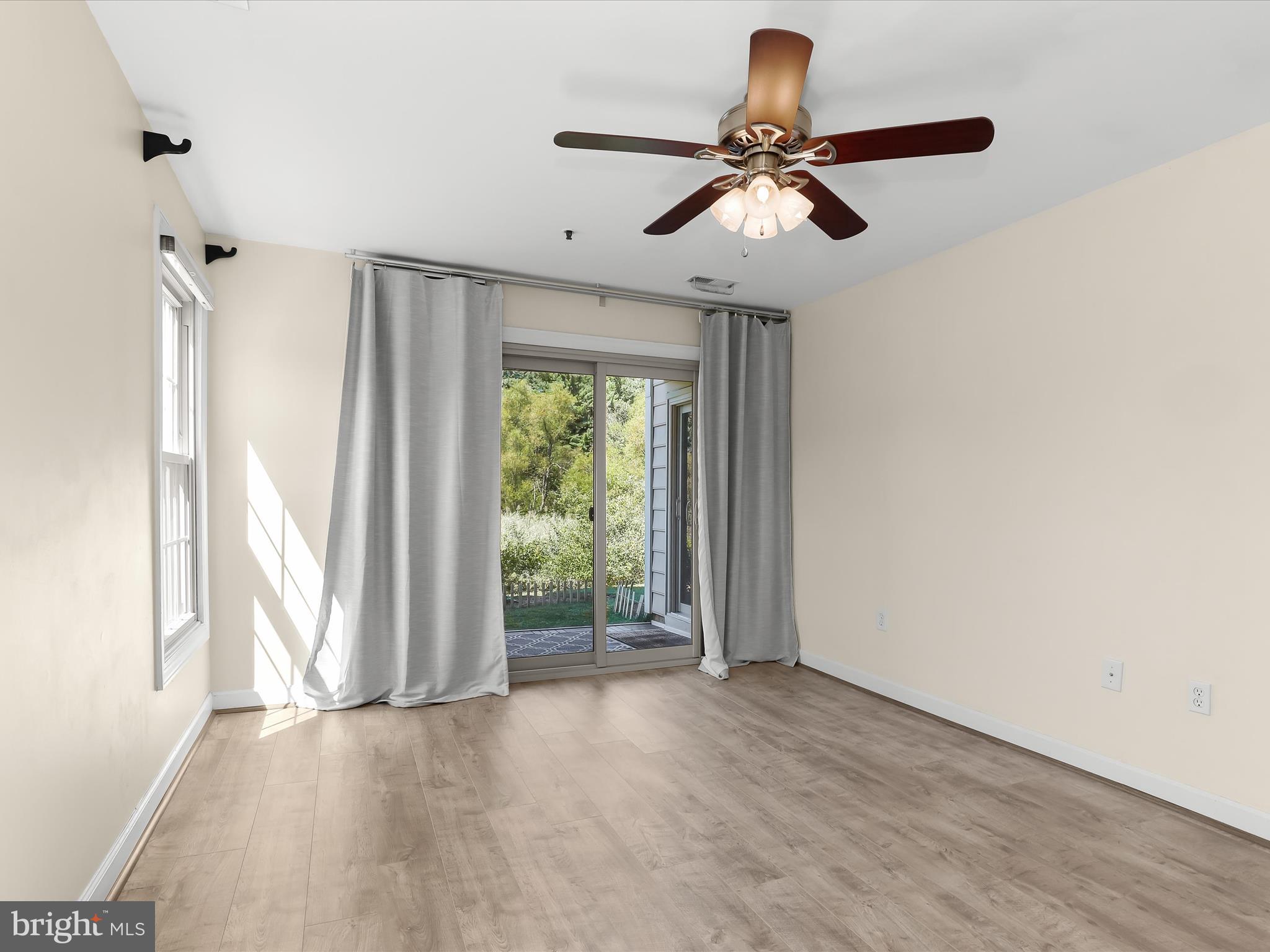 BRENTWOOD CONDO - Residential