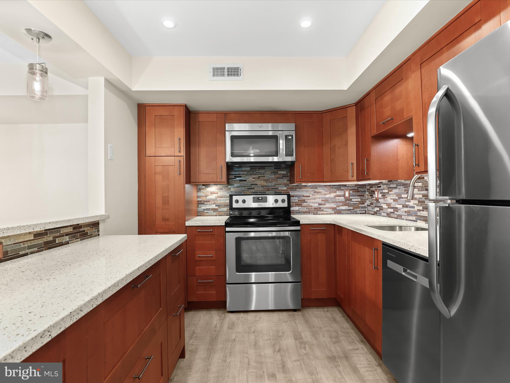 BRENTWOOD CONDO - Residential