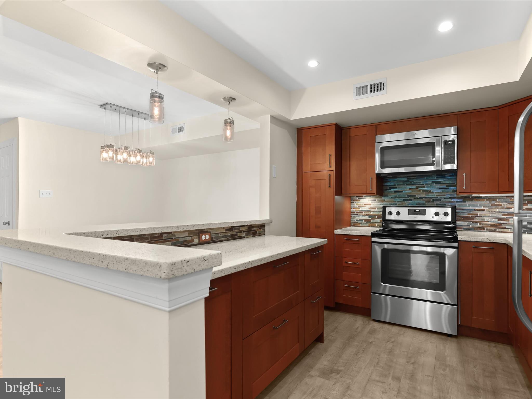 BRENTWOOD CONDO - Residential