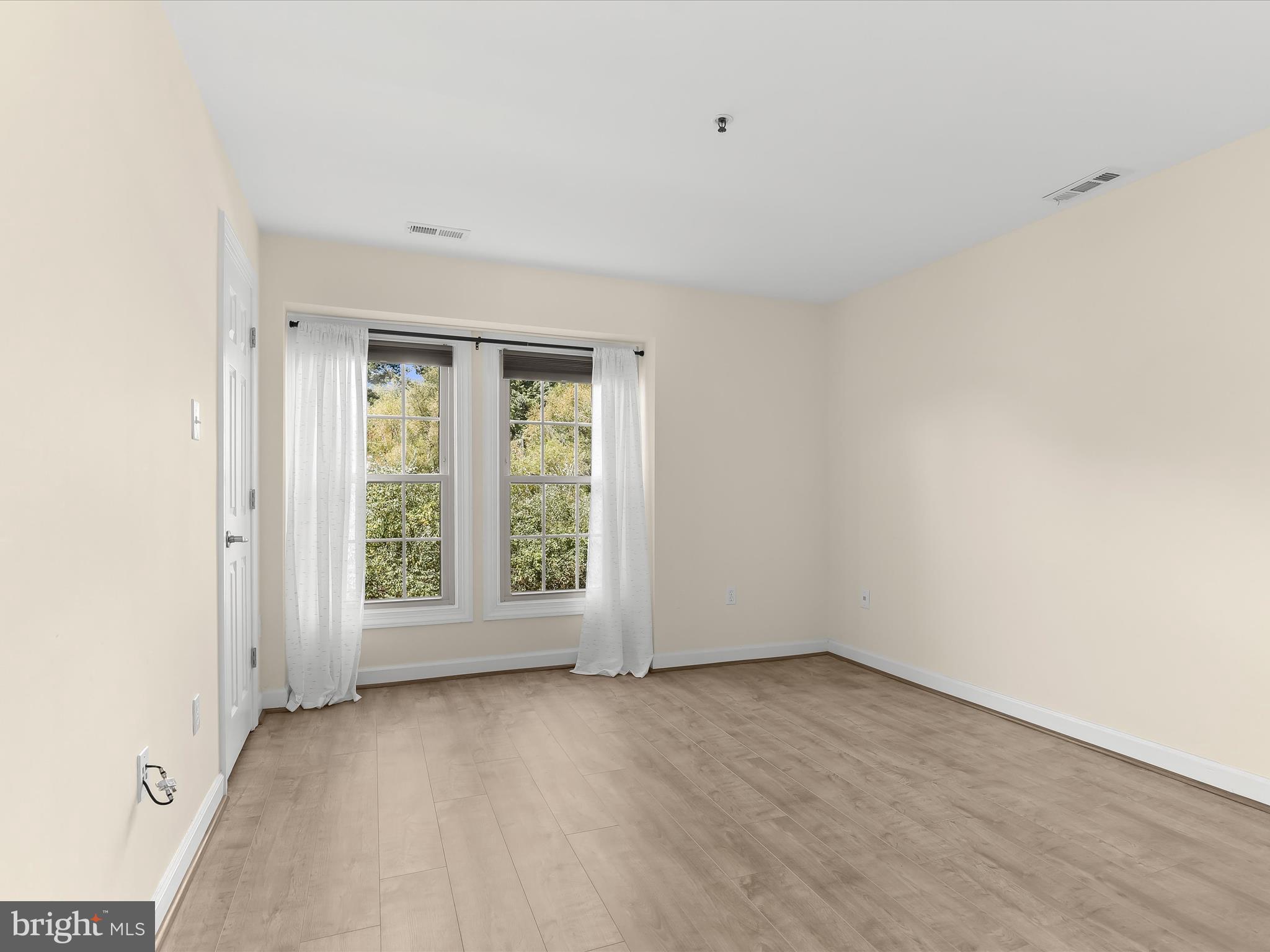 BRENTWOOD CONDO - Residential