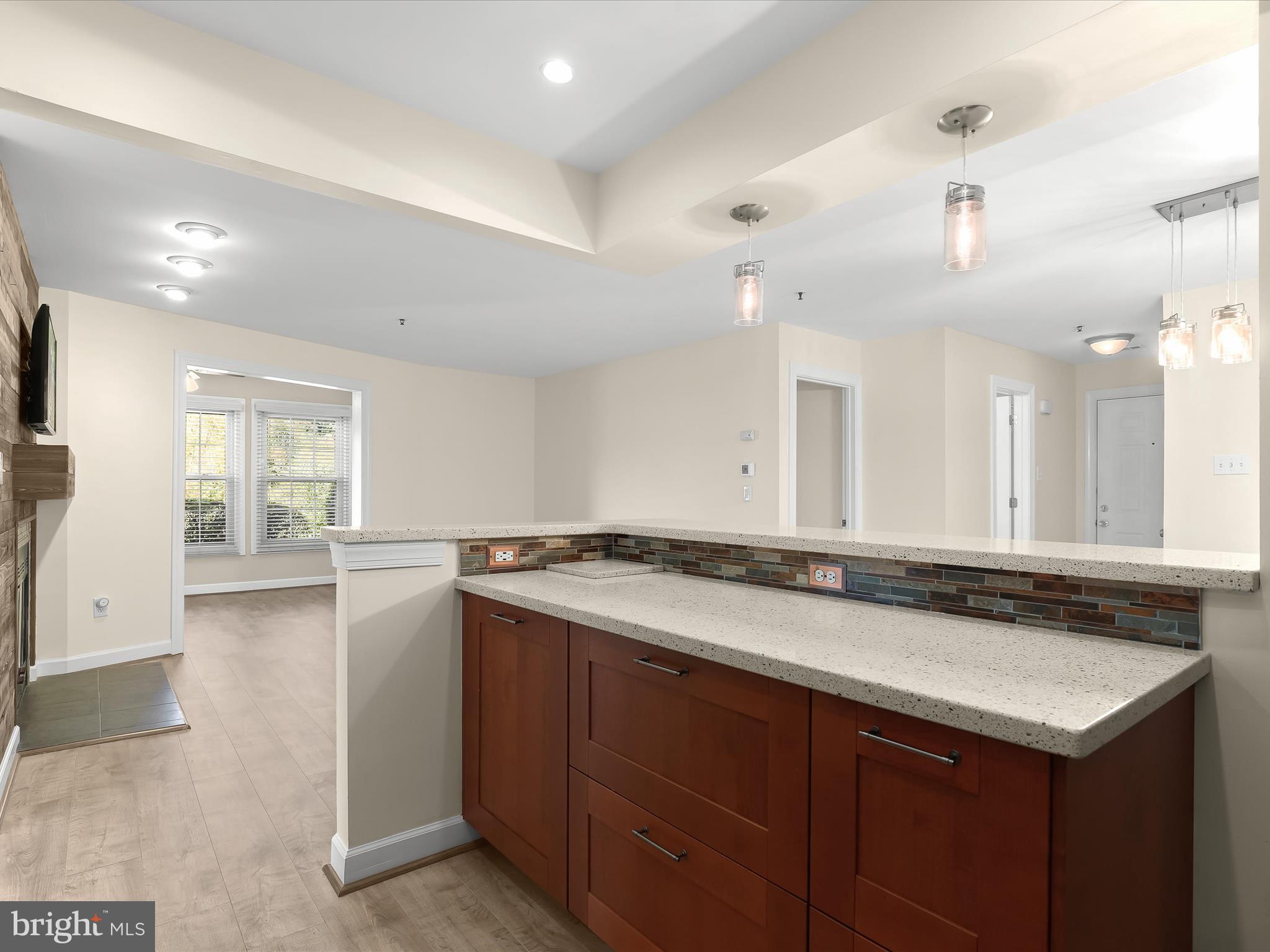 BRENTWOOD CONDO - Residential