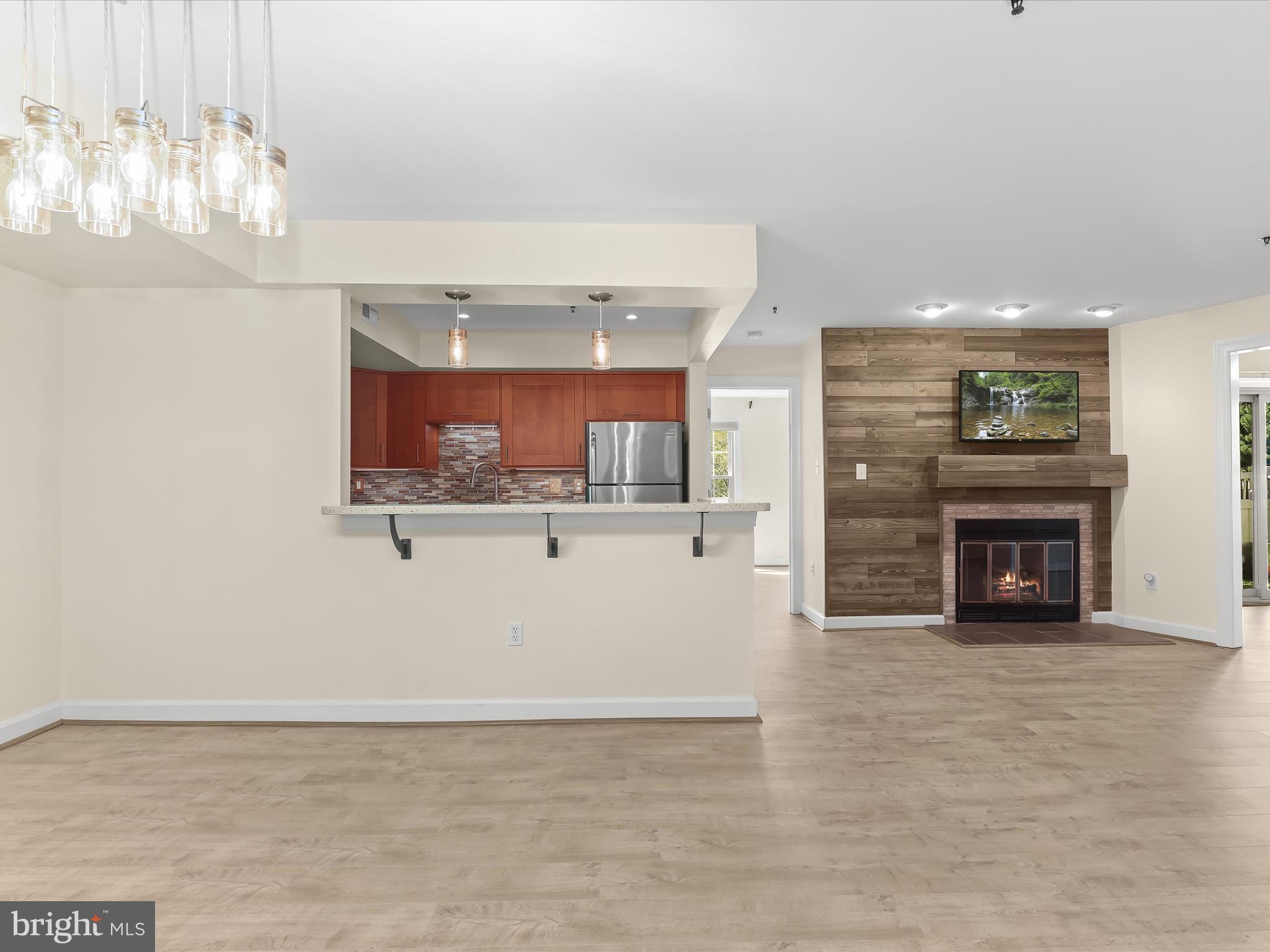 BRENTWOOD CONDO - Residential