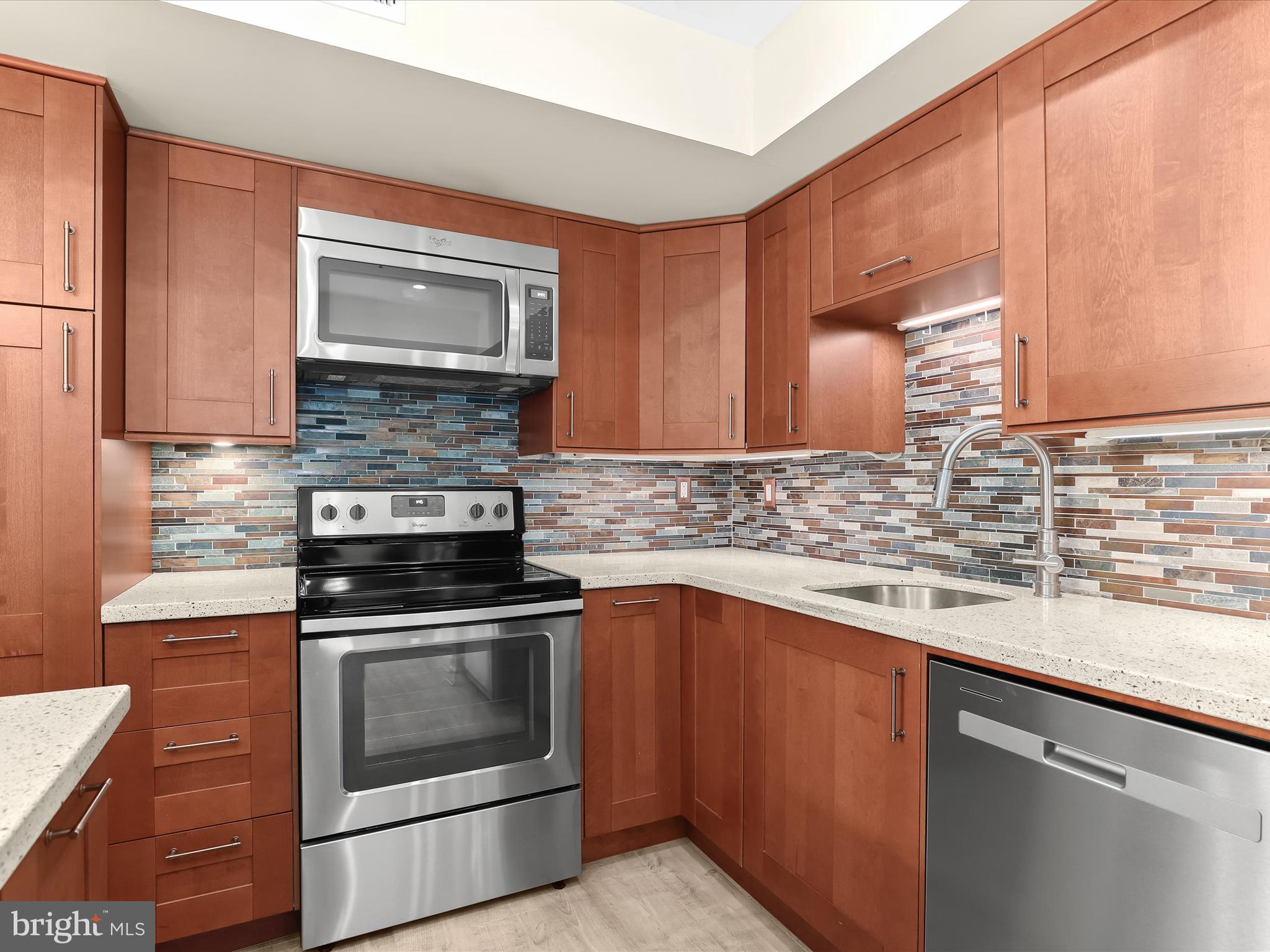 BRENTWOOD CONDO - Residential