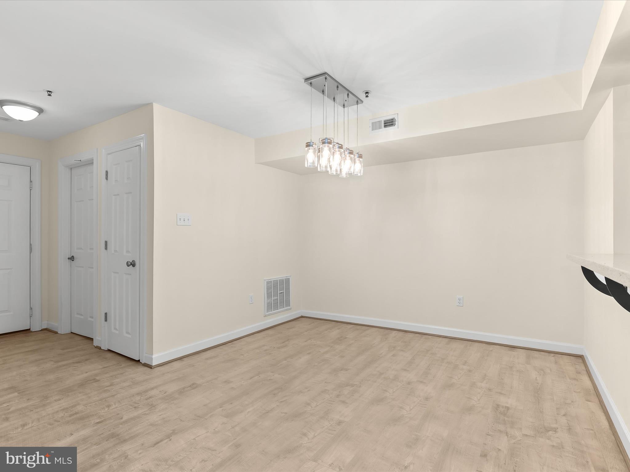 BRENTWOOD CONDO - Residential