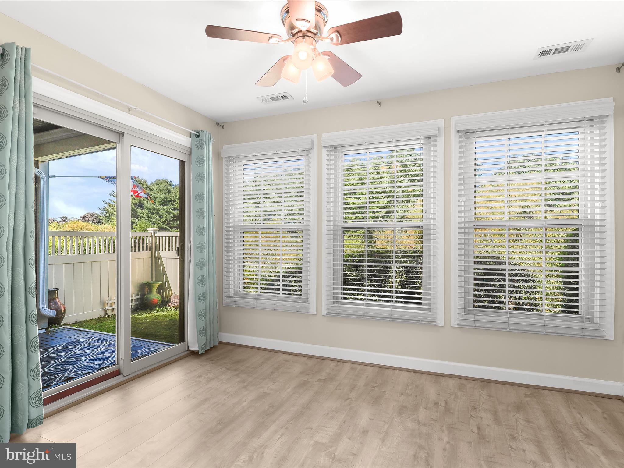 BRENTWOOD CONDO - Residential