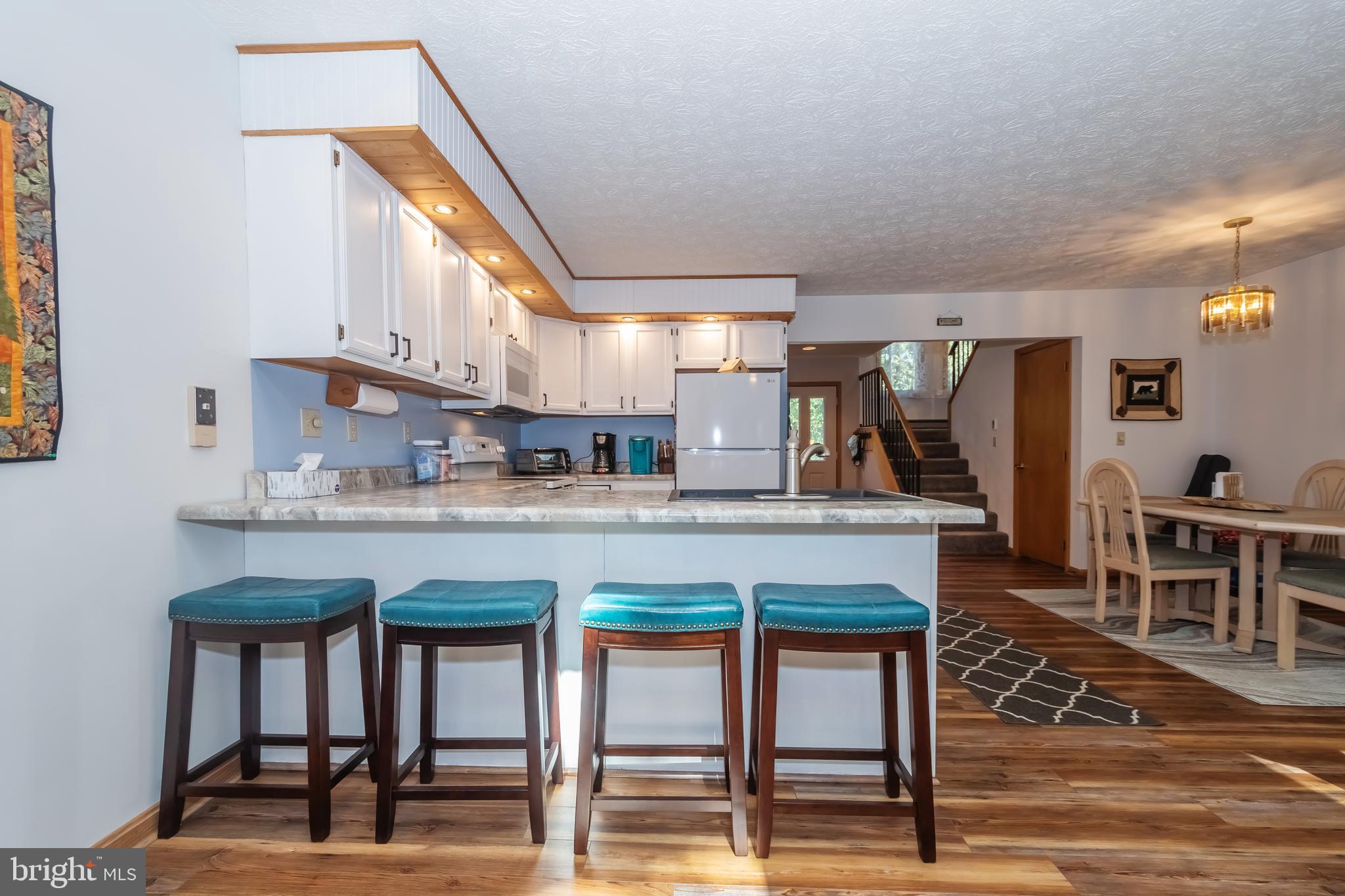 LAUREL BROOK - Residential