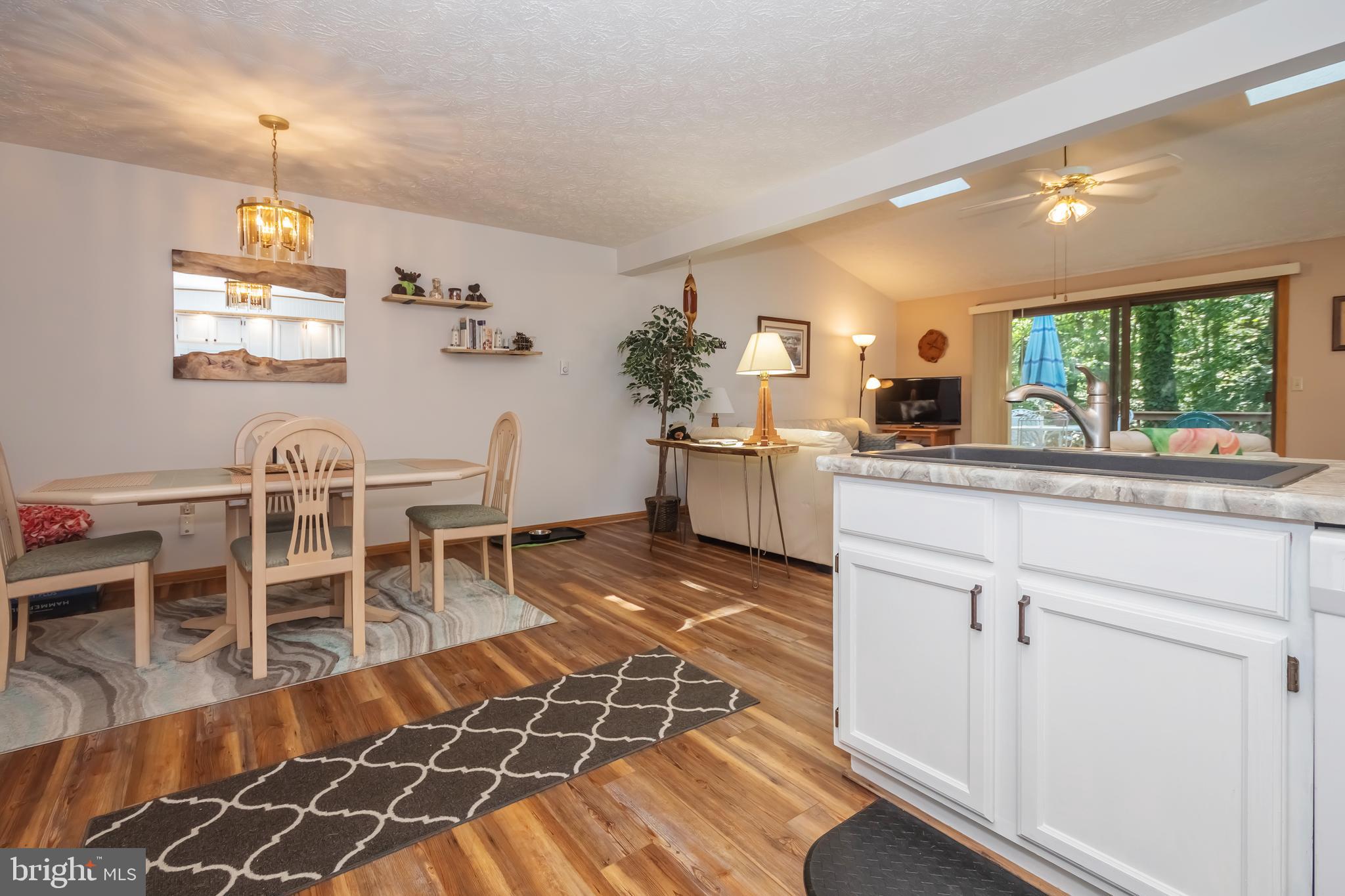 LAUREL BROOK - Residential