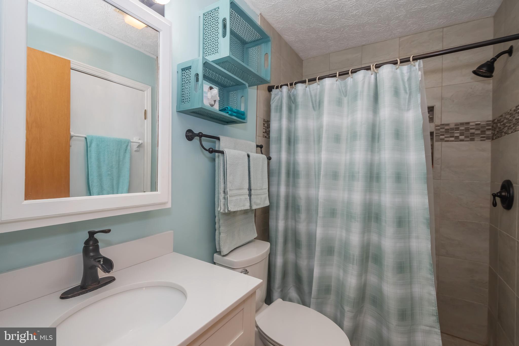 LAUREL BROOK - Residential