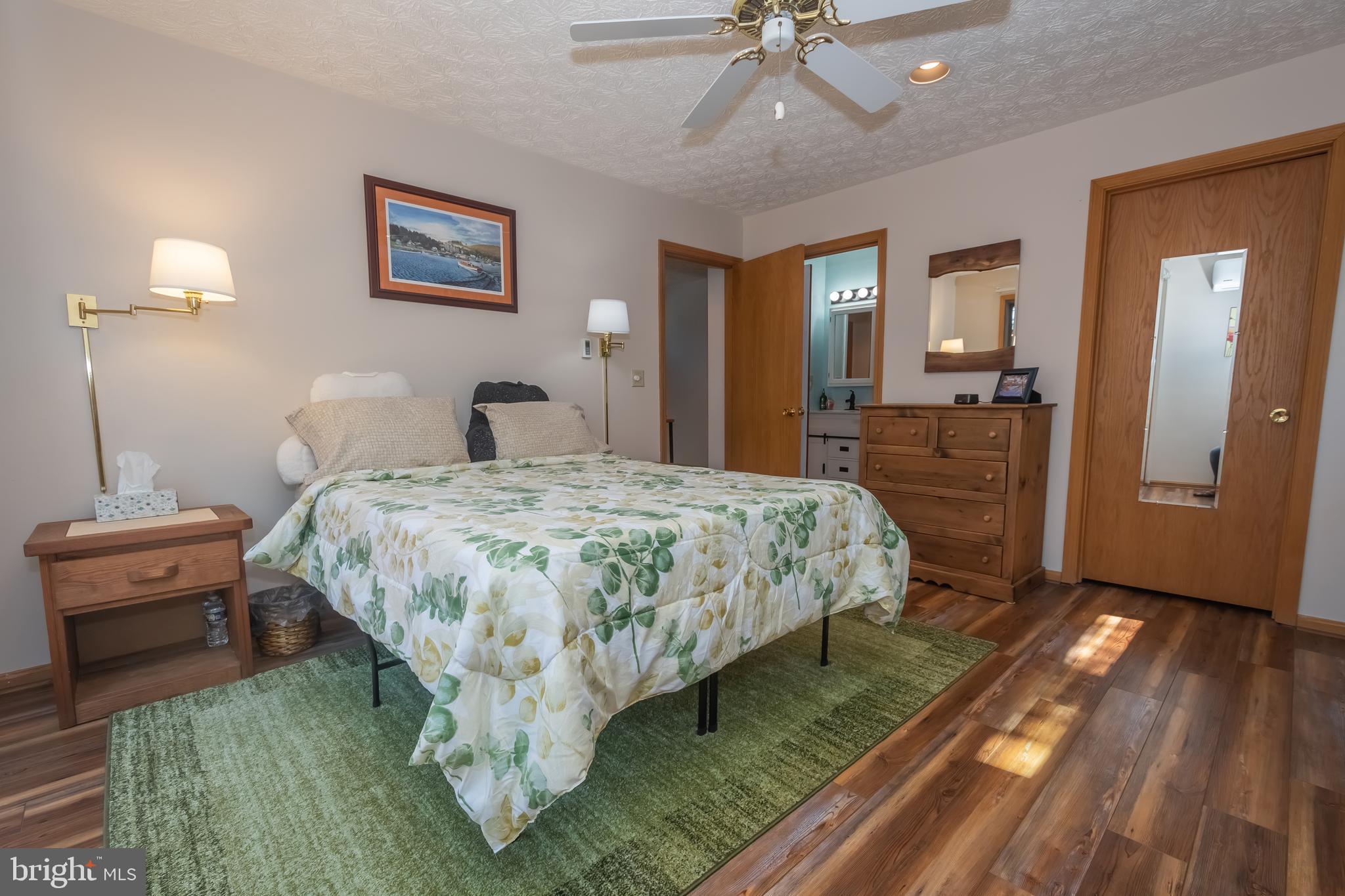 LAUREL BROOK - Residential