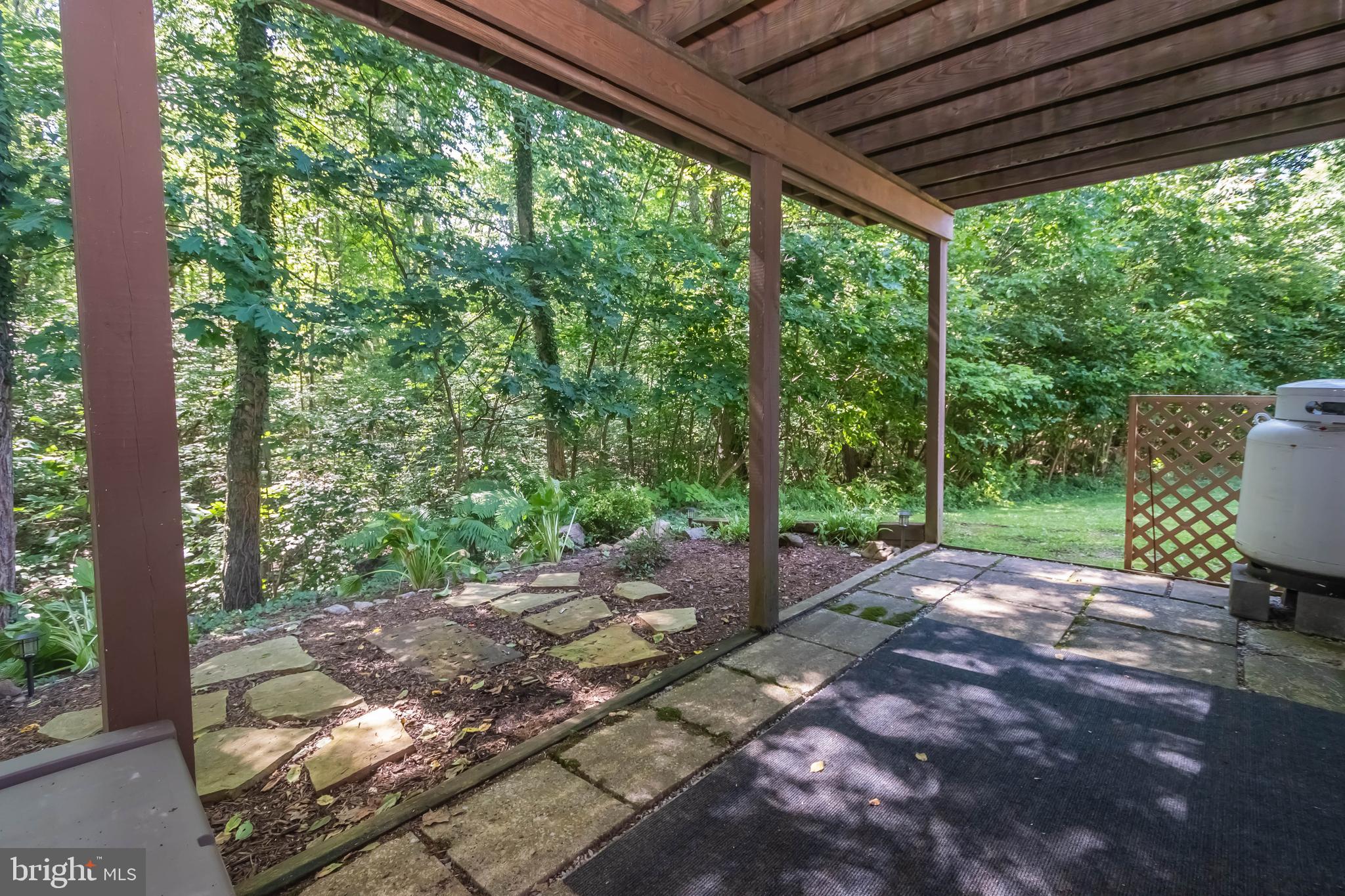 LAUREL BROOK - Residential