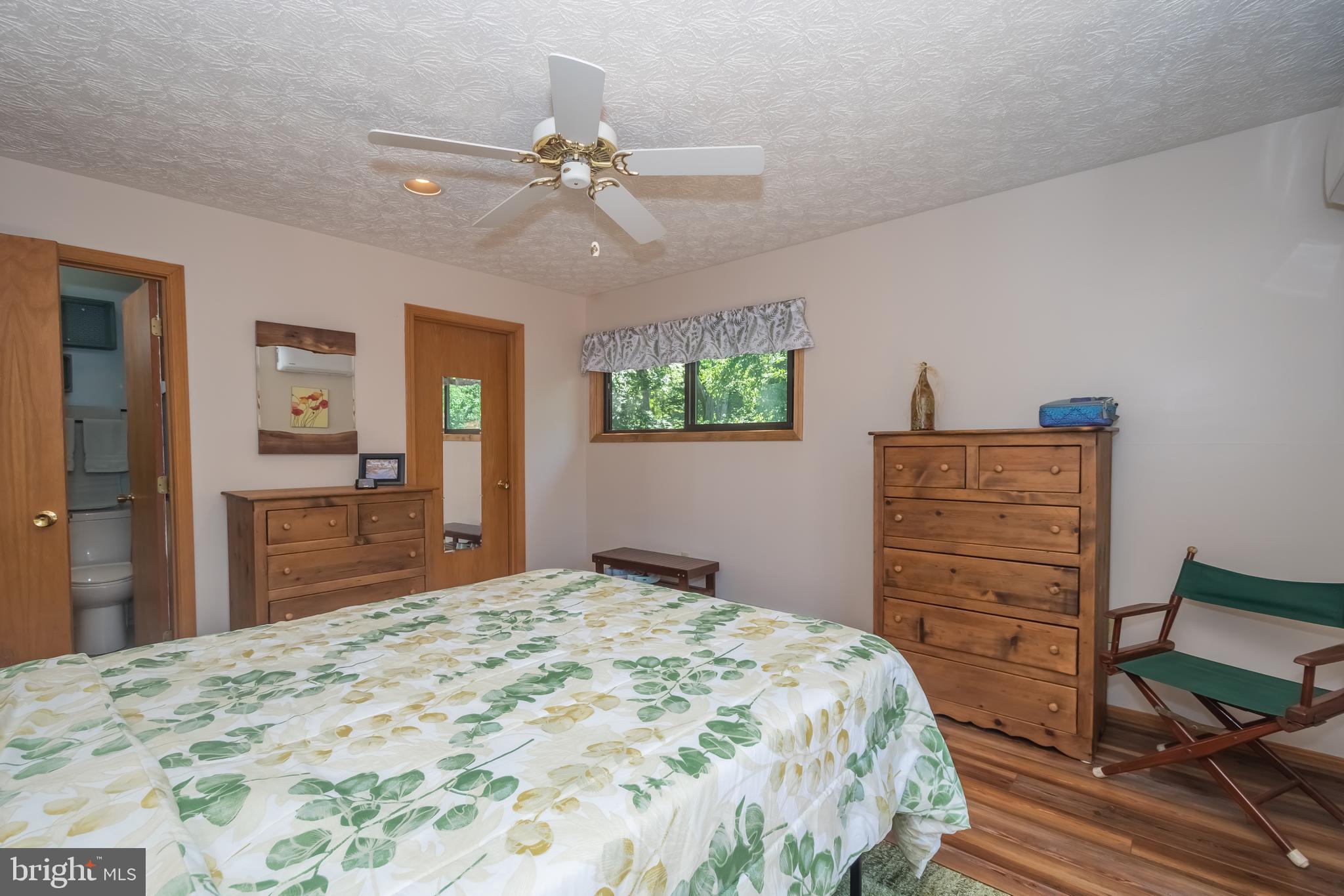 LAUREL BROOK - Residential