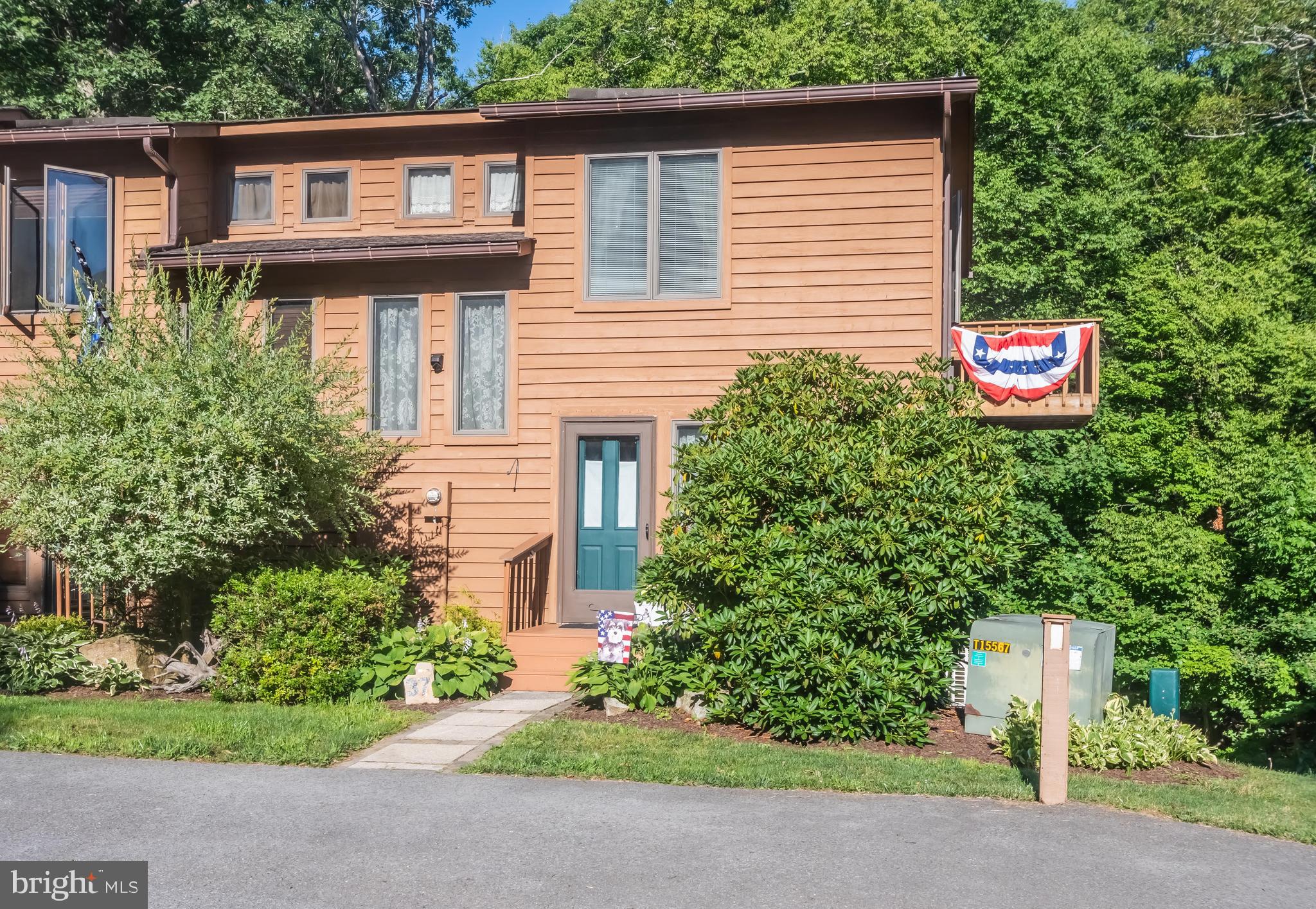 LAUREL BROOK - Residential